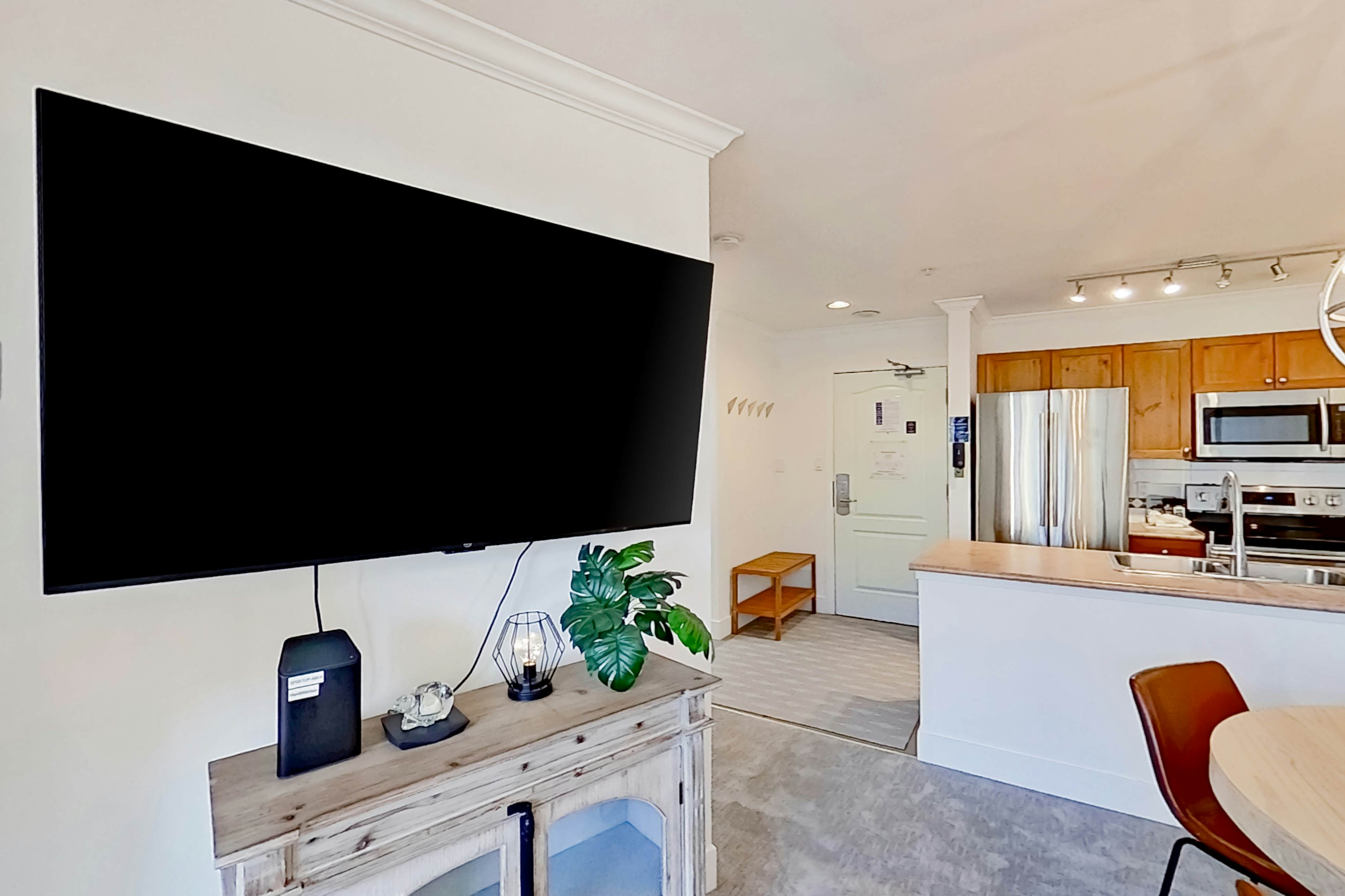 Town Plaza, Unit 427