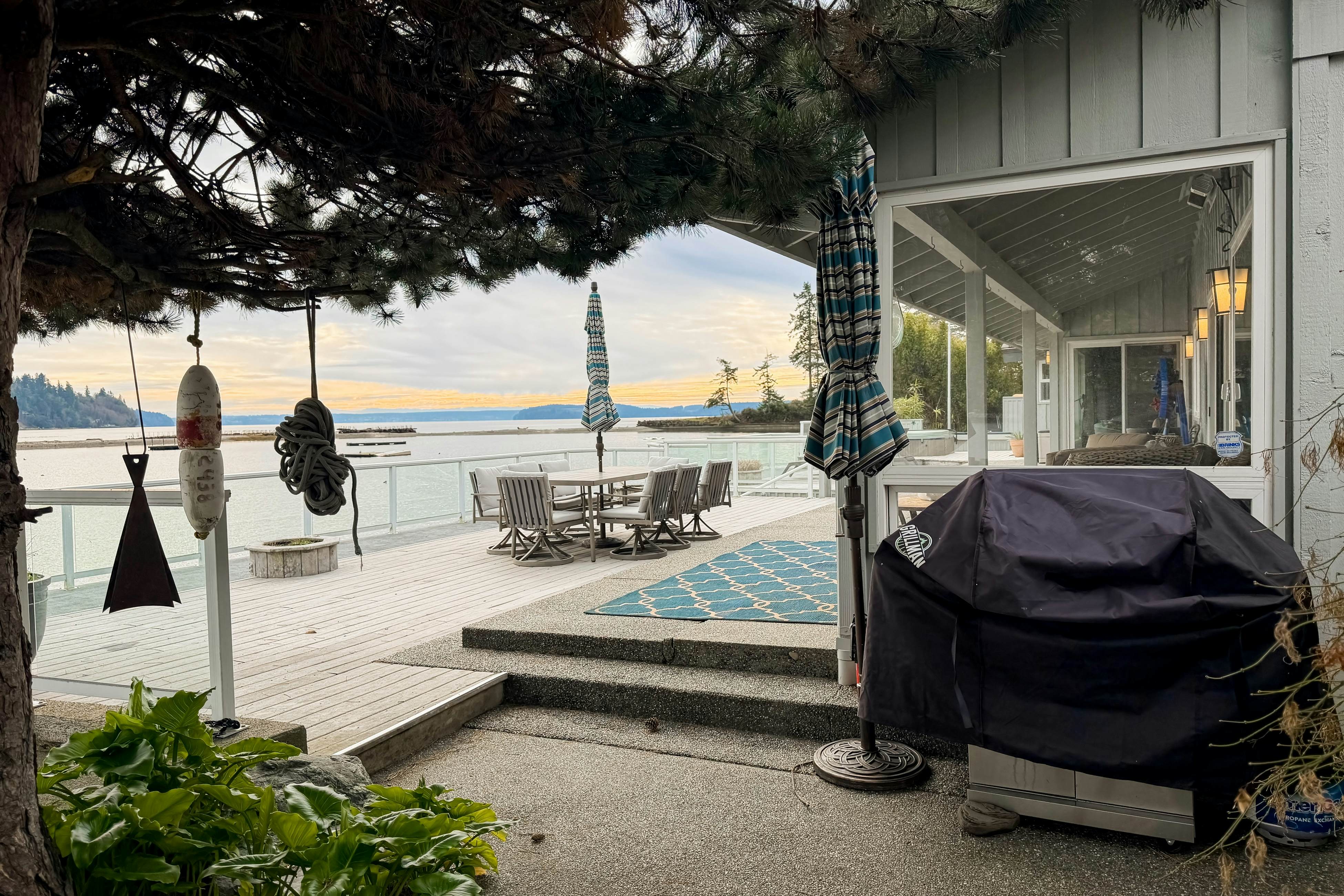 Shaws Cove Beachouse