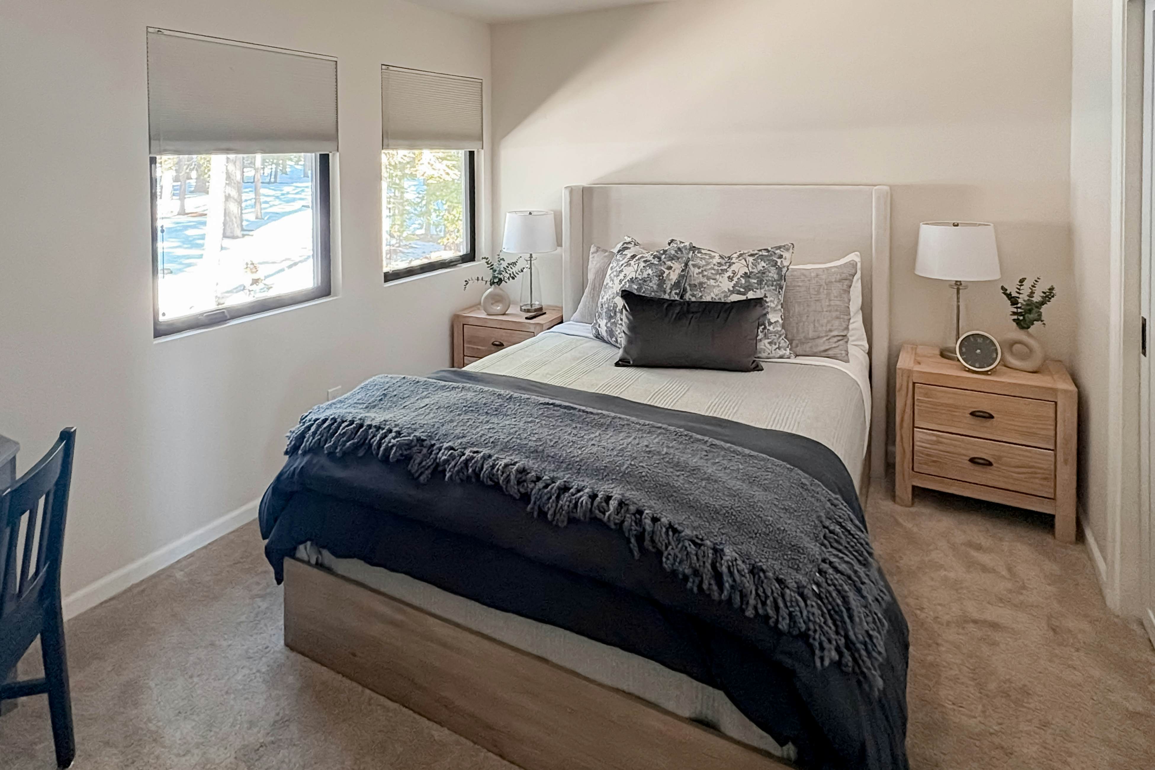 Spectacular Lake Views