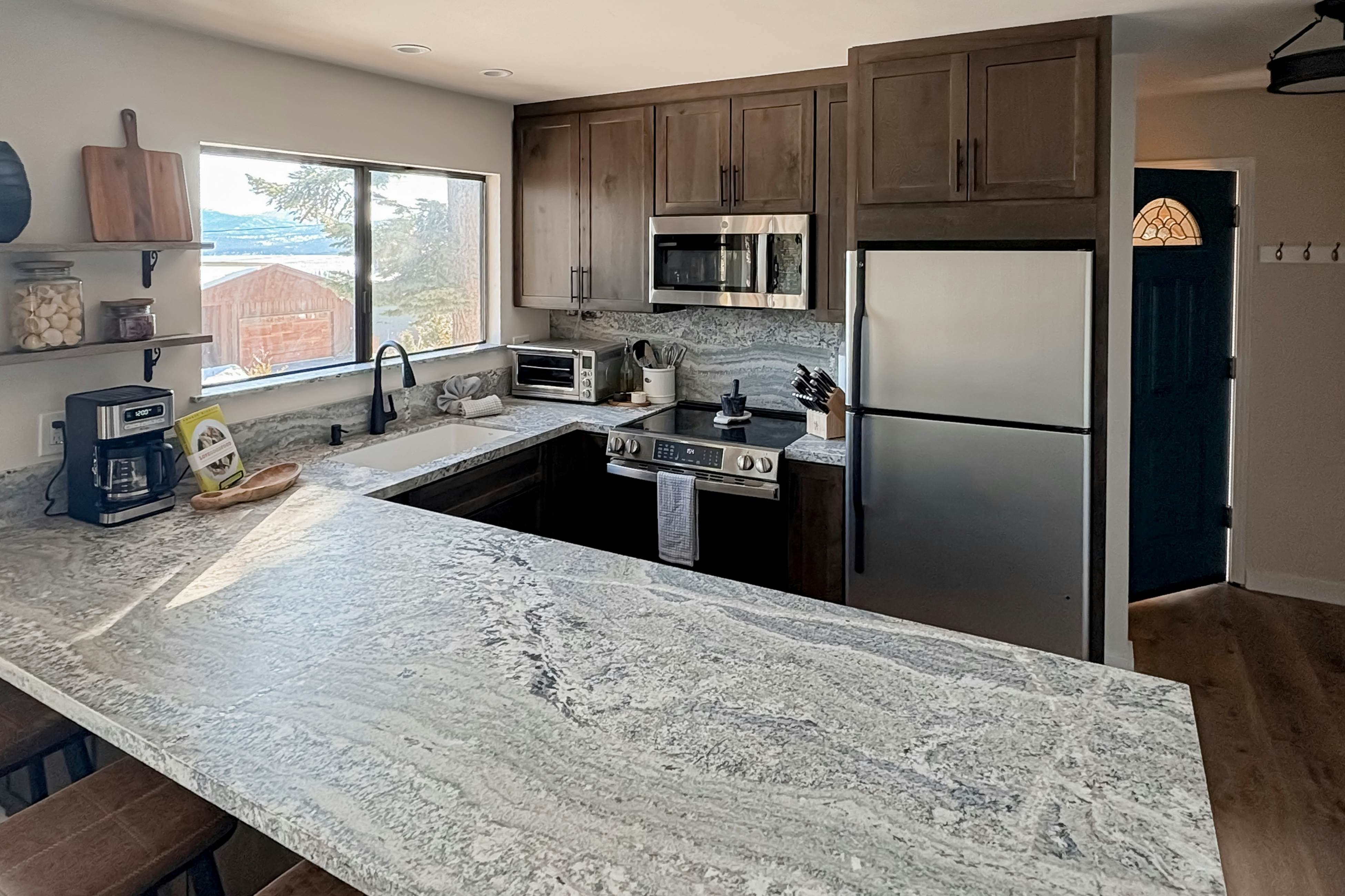 Spectacular Lake Views