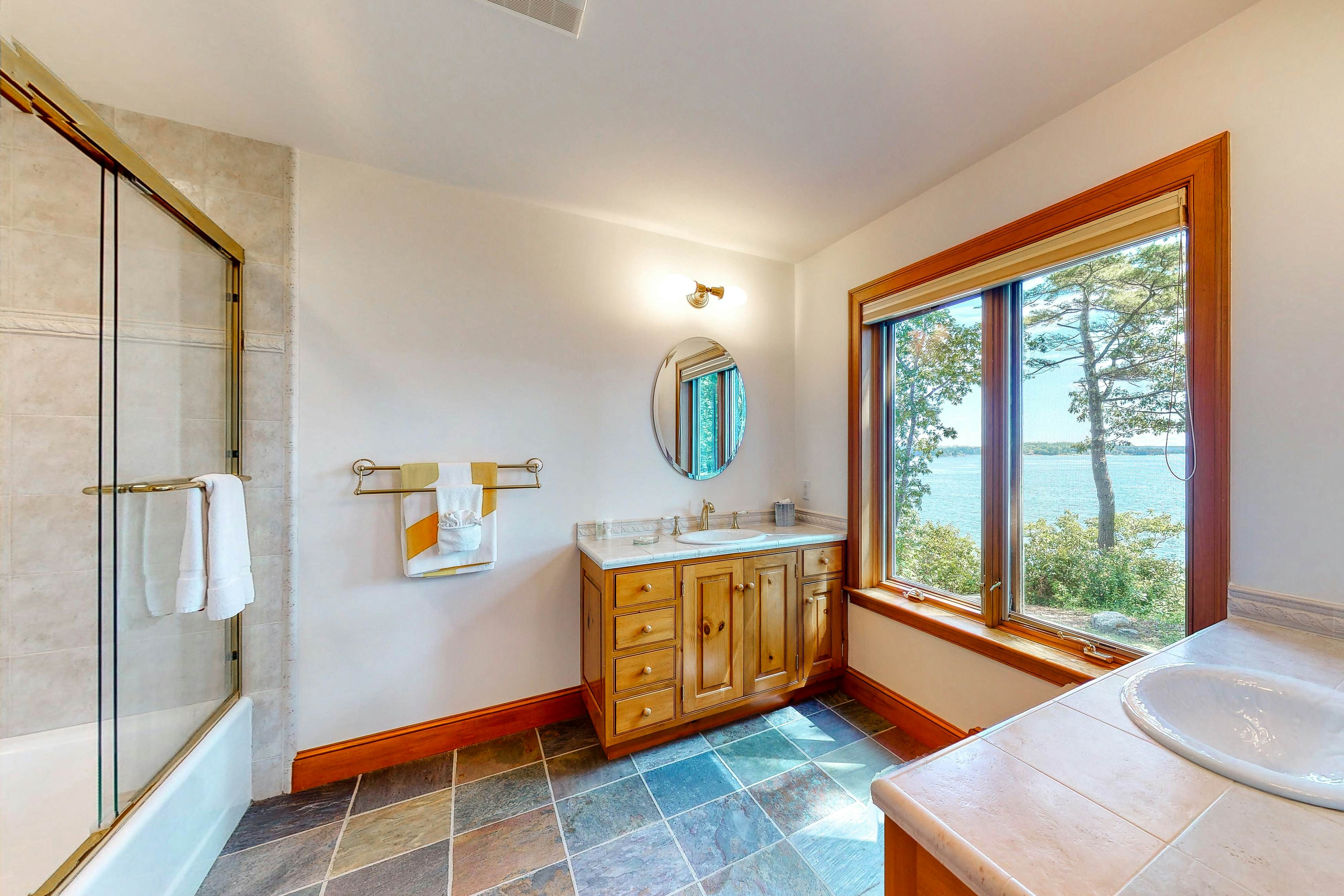 The Moose & Sea Breeze Grand Suite