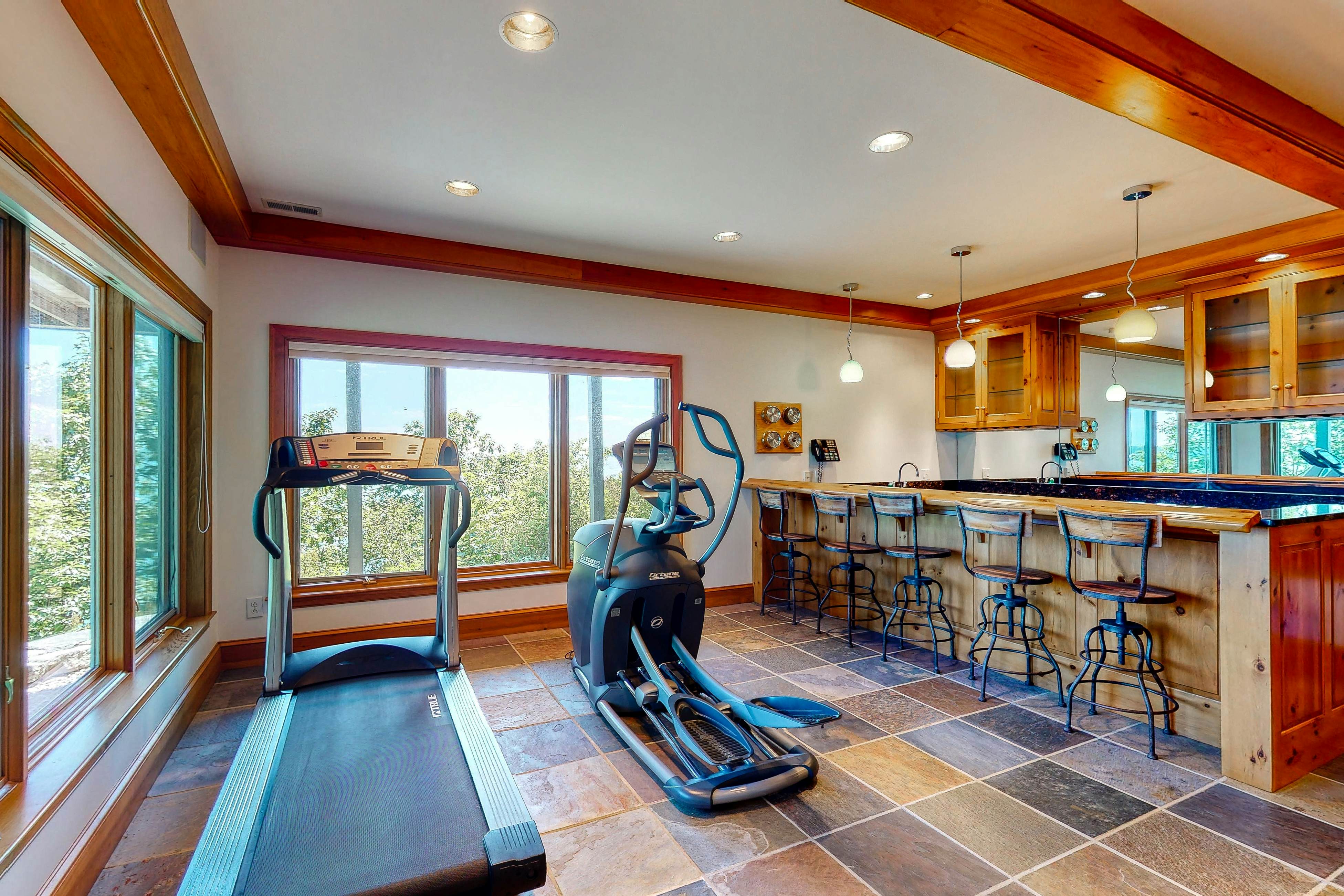 The Moose & Sea Breeze Grand Suite