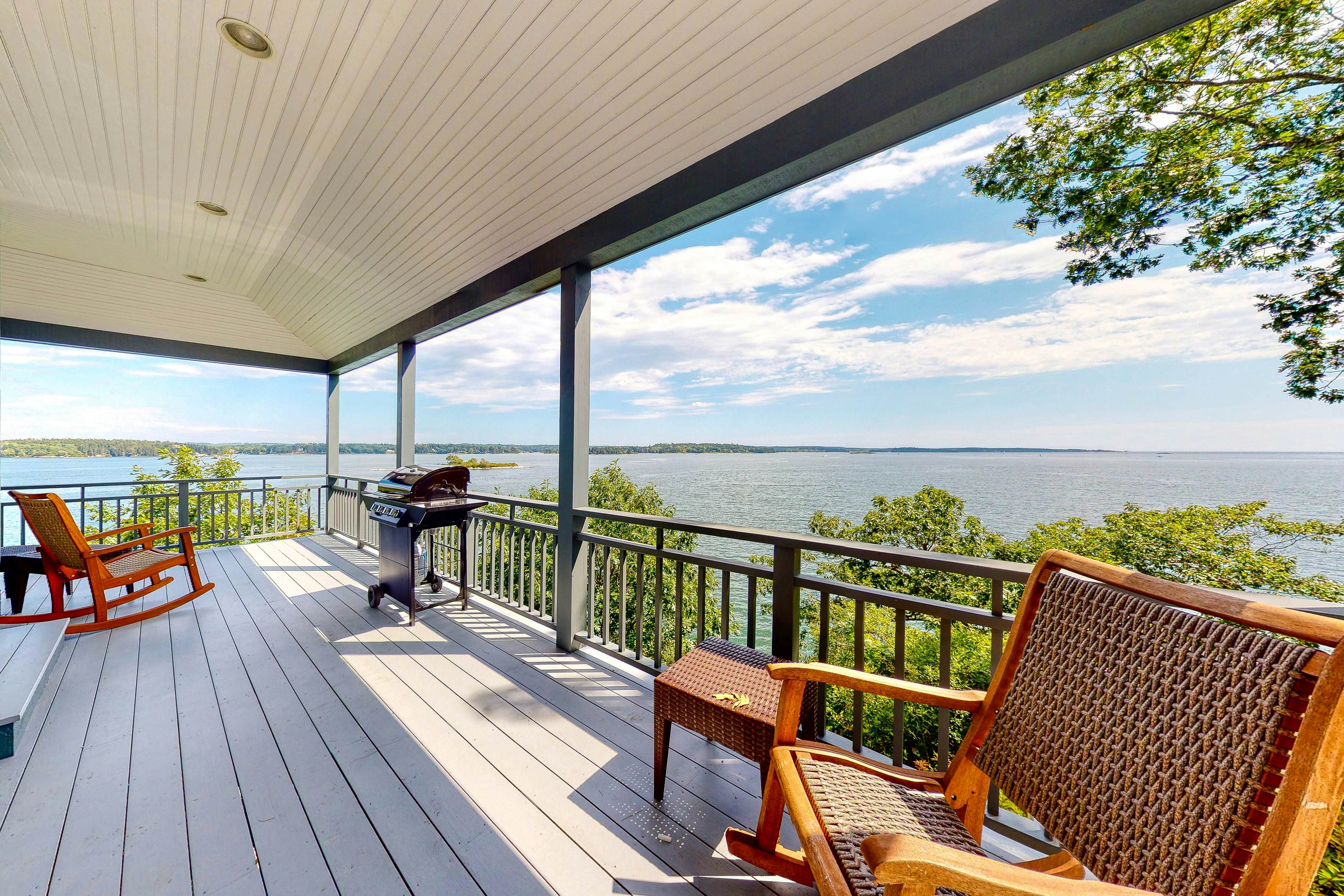 The Moose & Sea Breeze Grand Suite