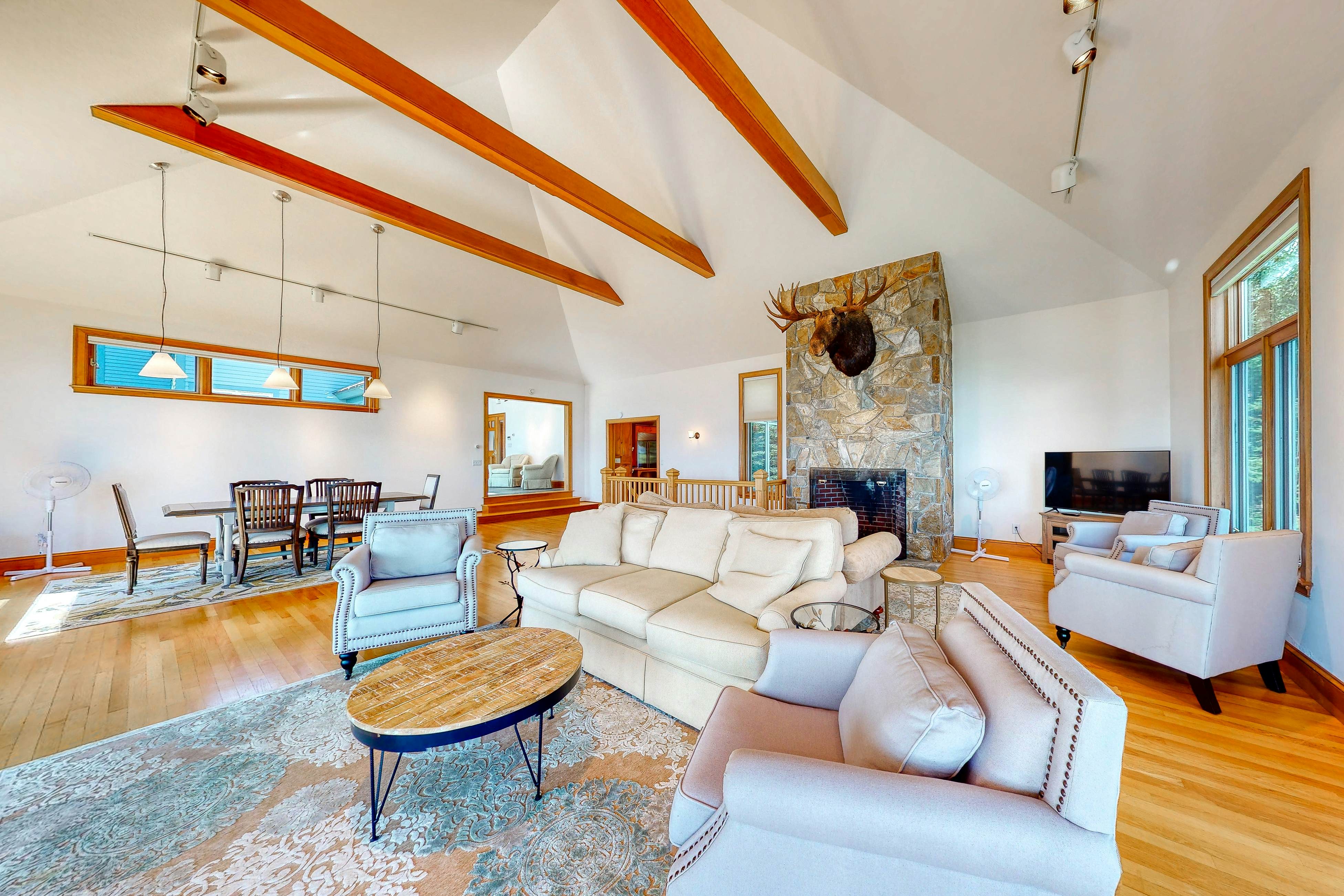 The Moose & Sea Breeze Grand Suite