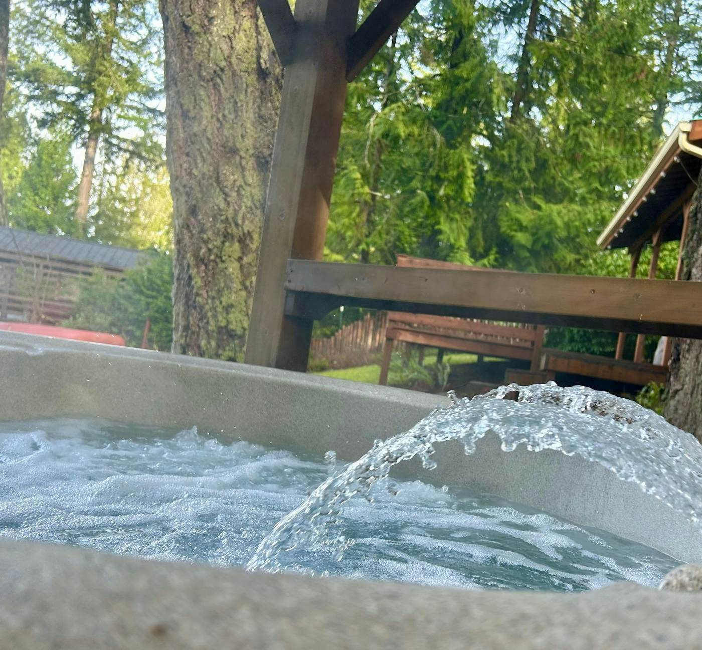 Best Catch Vintage Lakeside Log Cabin