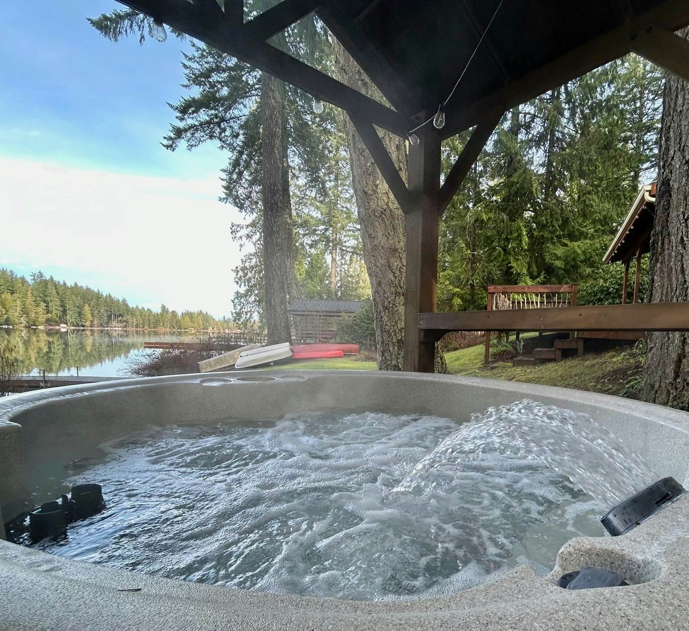 Best Catch Vintage Lakeside Log Cabin