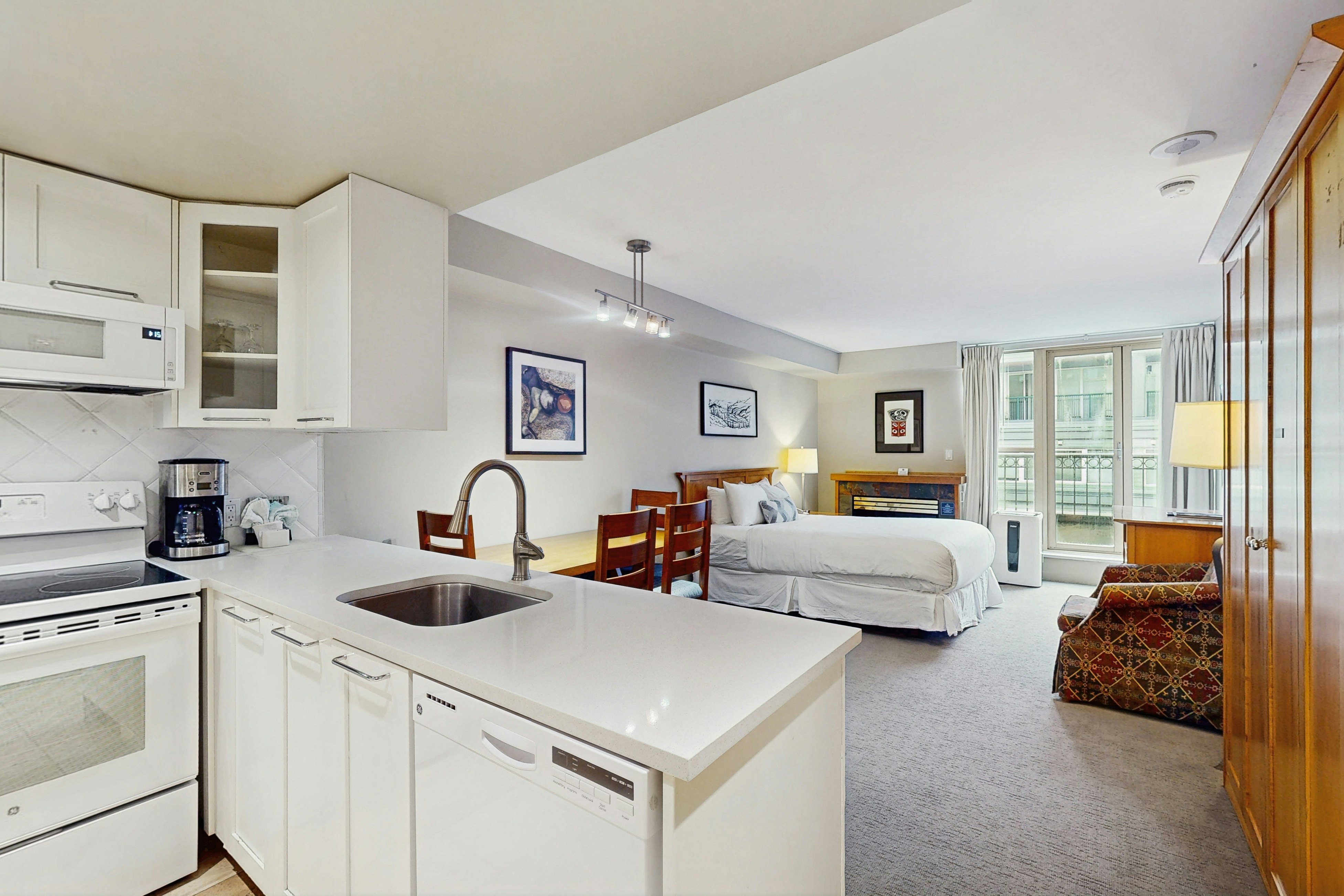 Whistler Peak Lodge 204