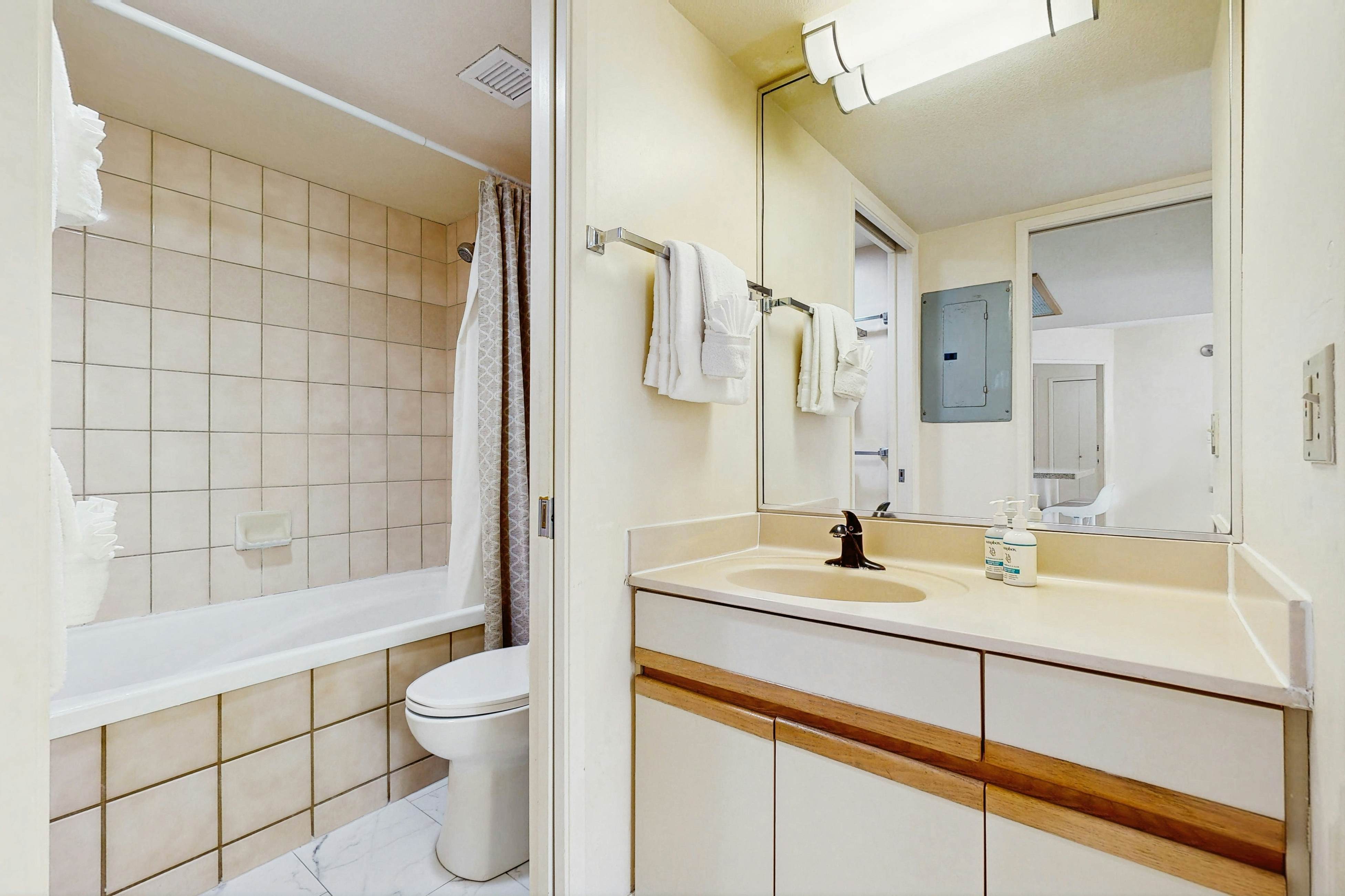 Maui Banyan Q203 [Whole Condo]