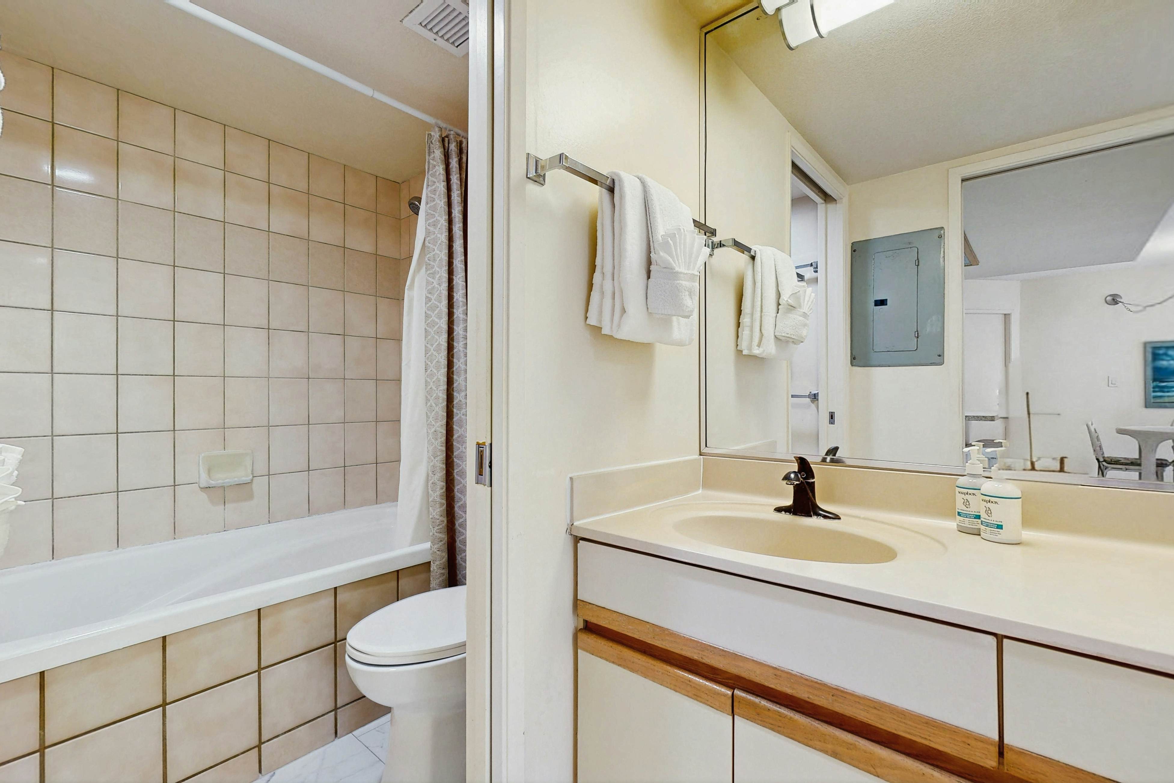 Maui Banyan Q203B [Condo]