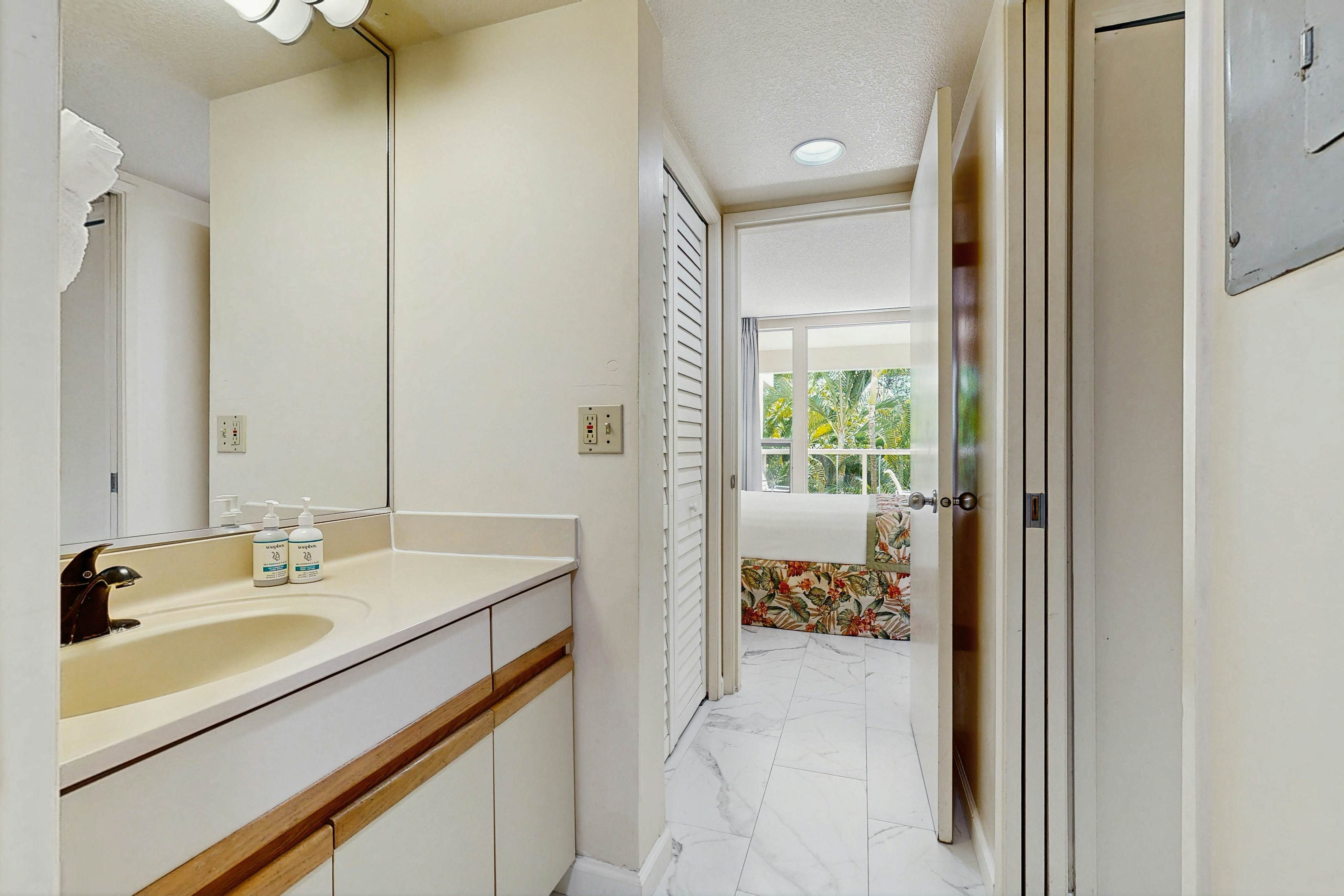 Maui Banyan Q203B [Condo]