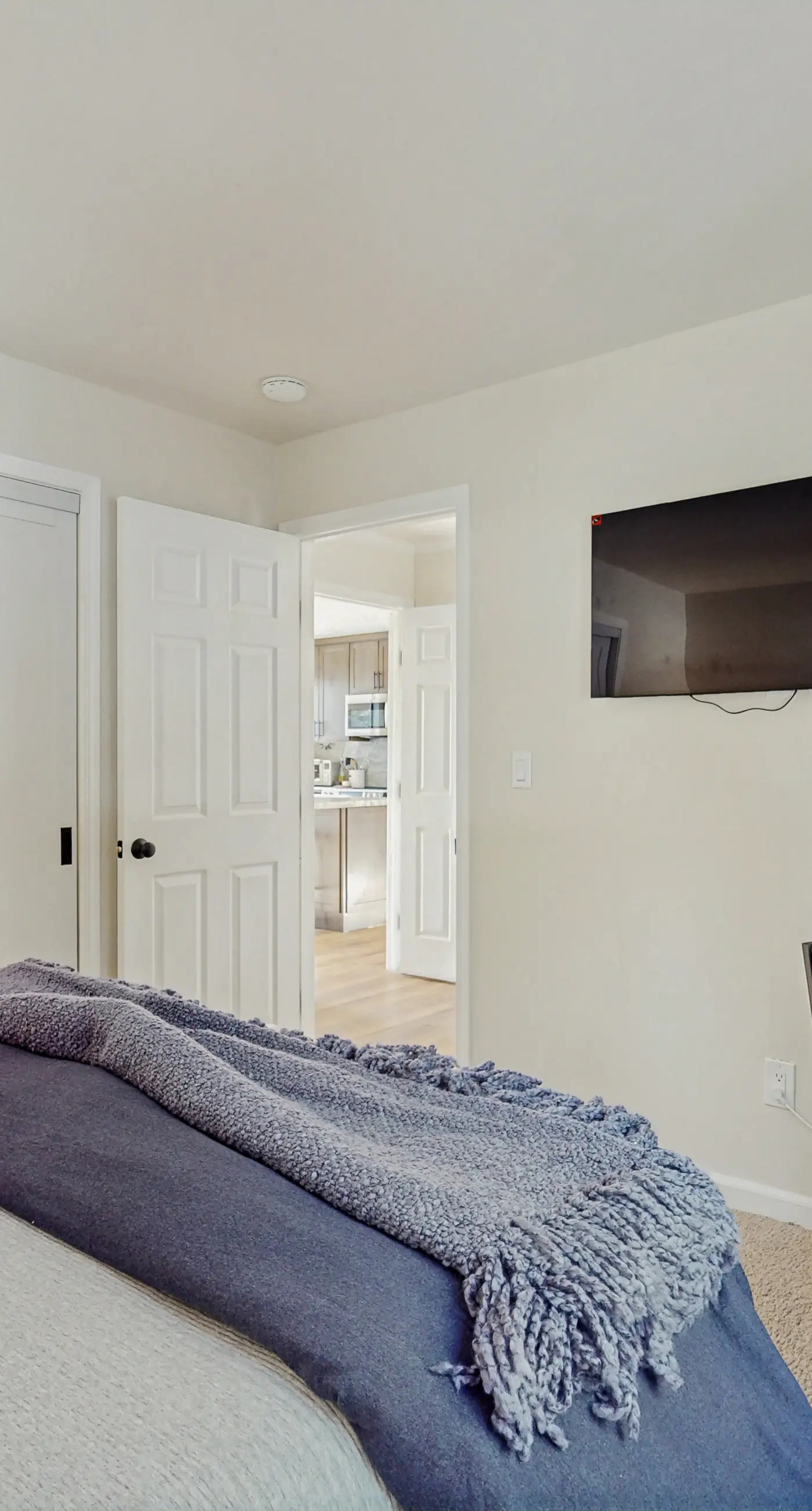 Spectacular Lake Views