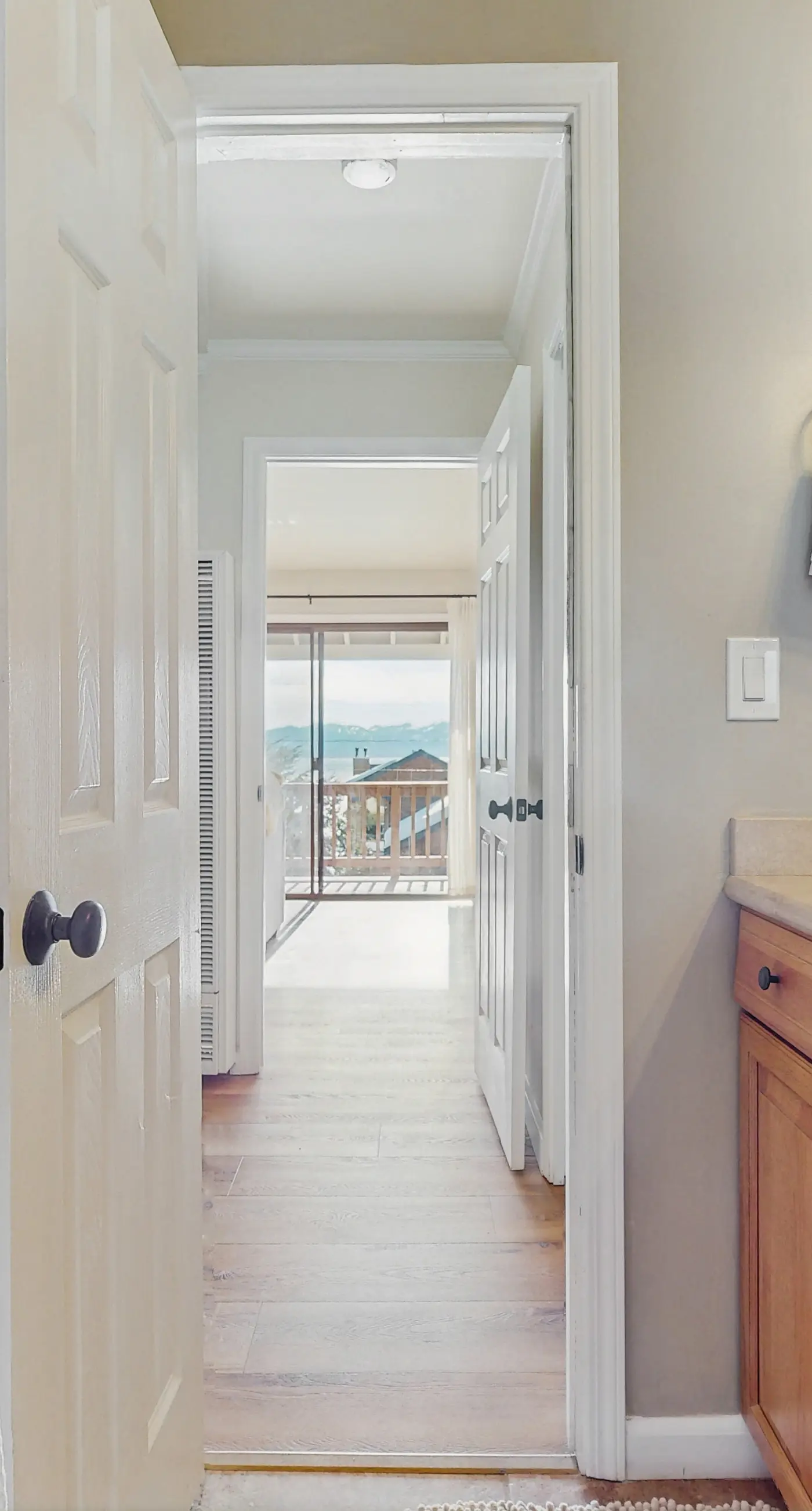 Spectacular Lake Views