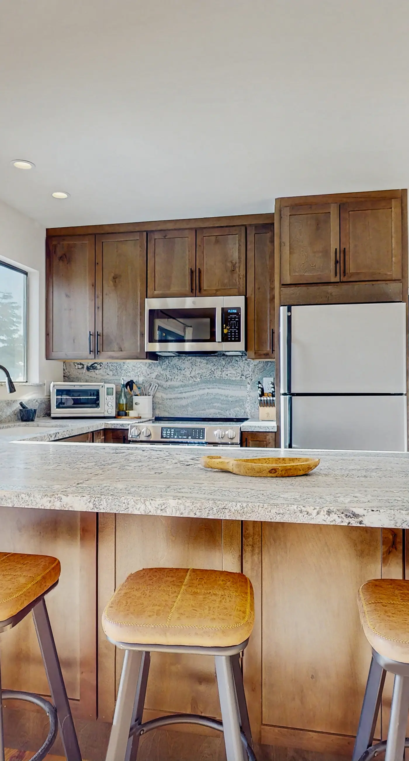 Spectacular Lake Views