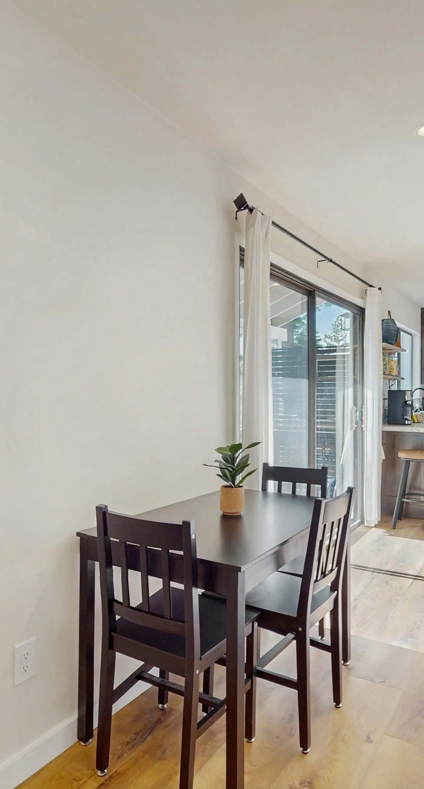 Spectacular Lake Views