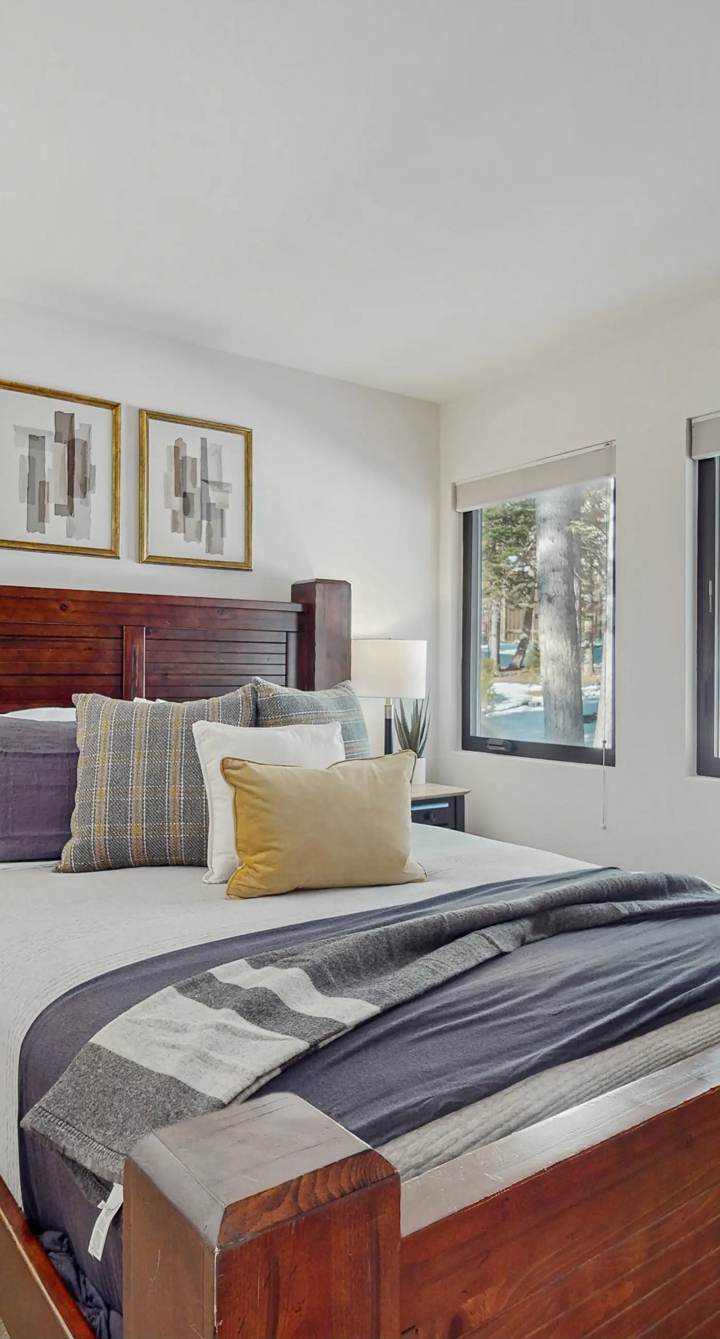 Spectacular Lake Views