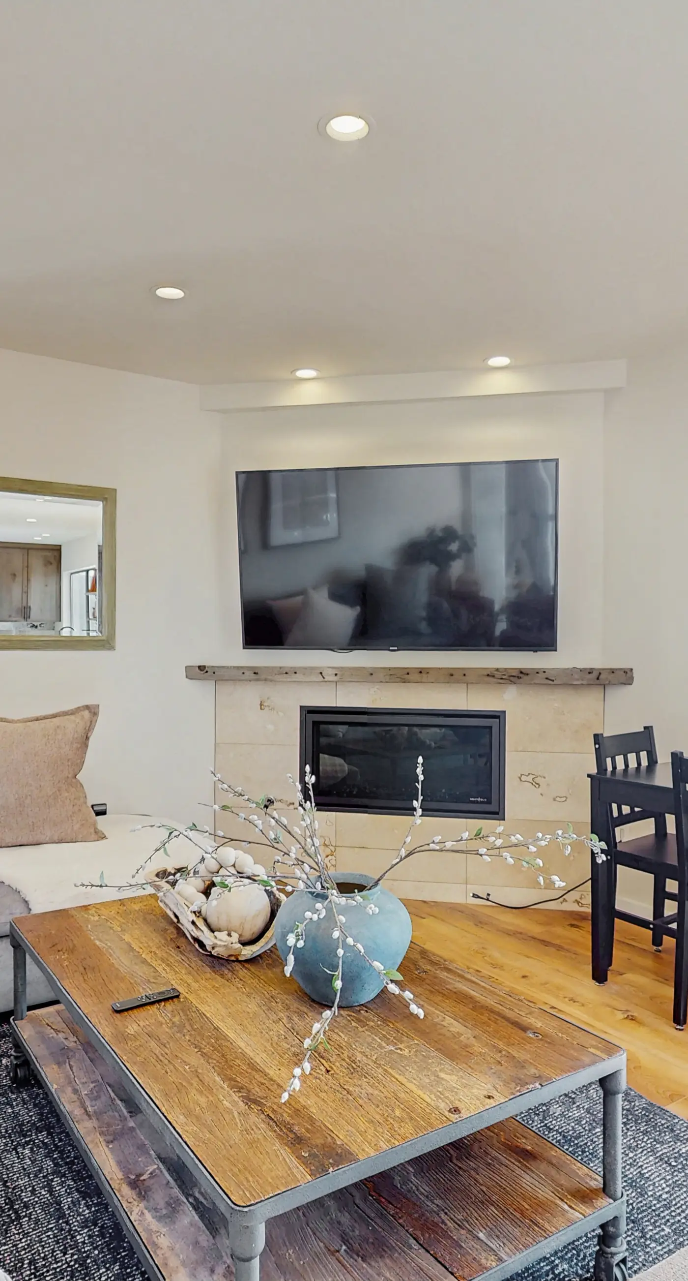 Spectacular Lake Views