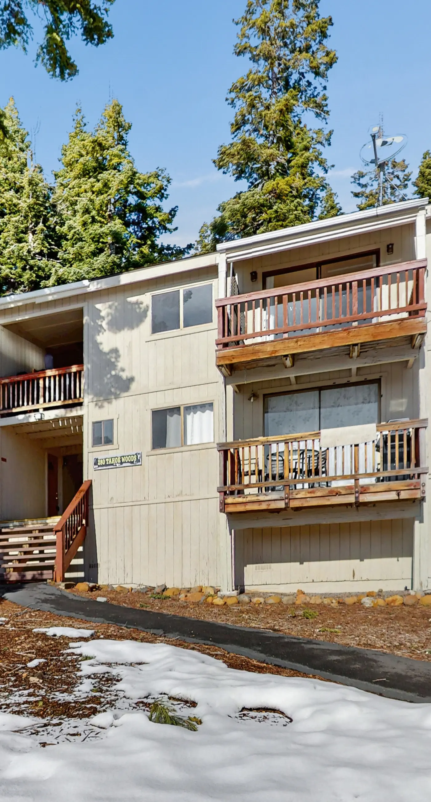 Spectacular Lake Views