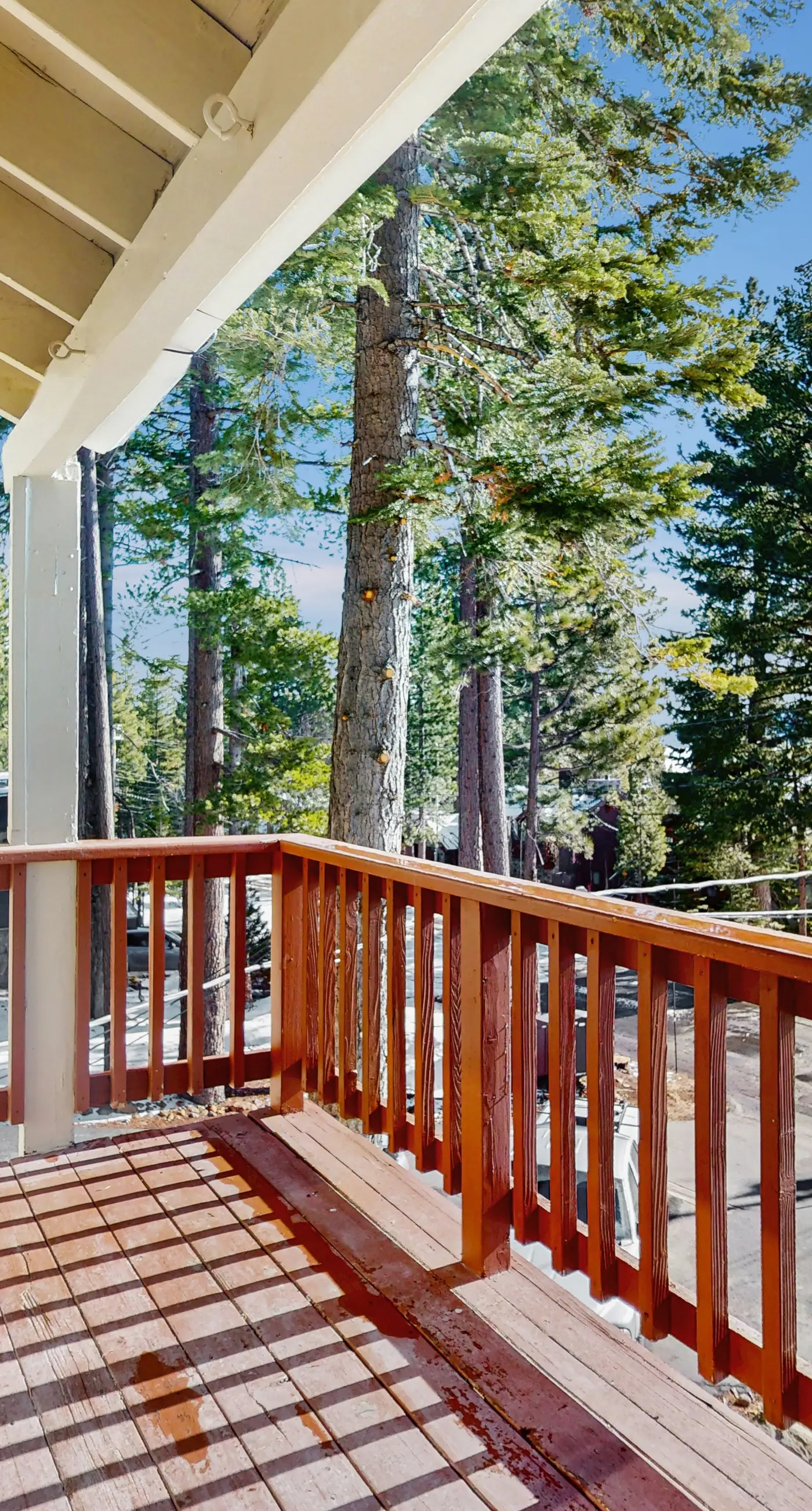 Spectacular Lake Views