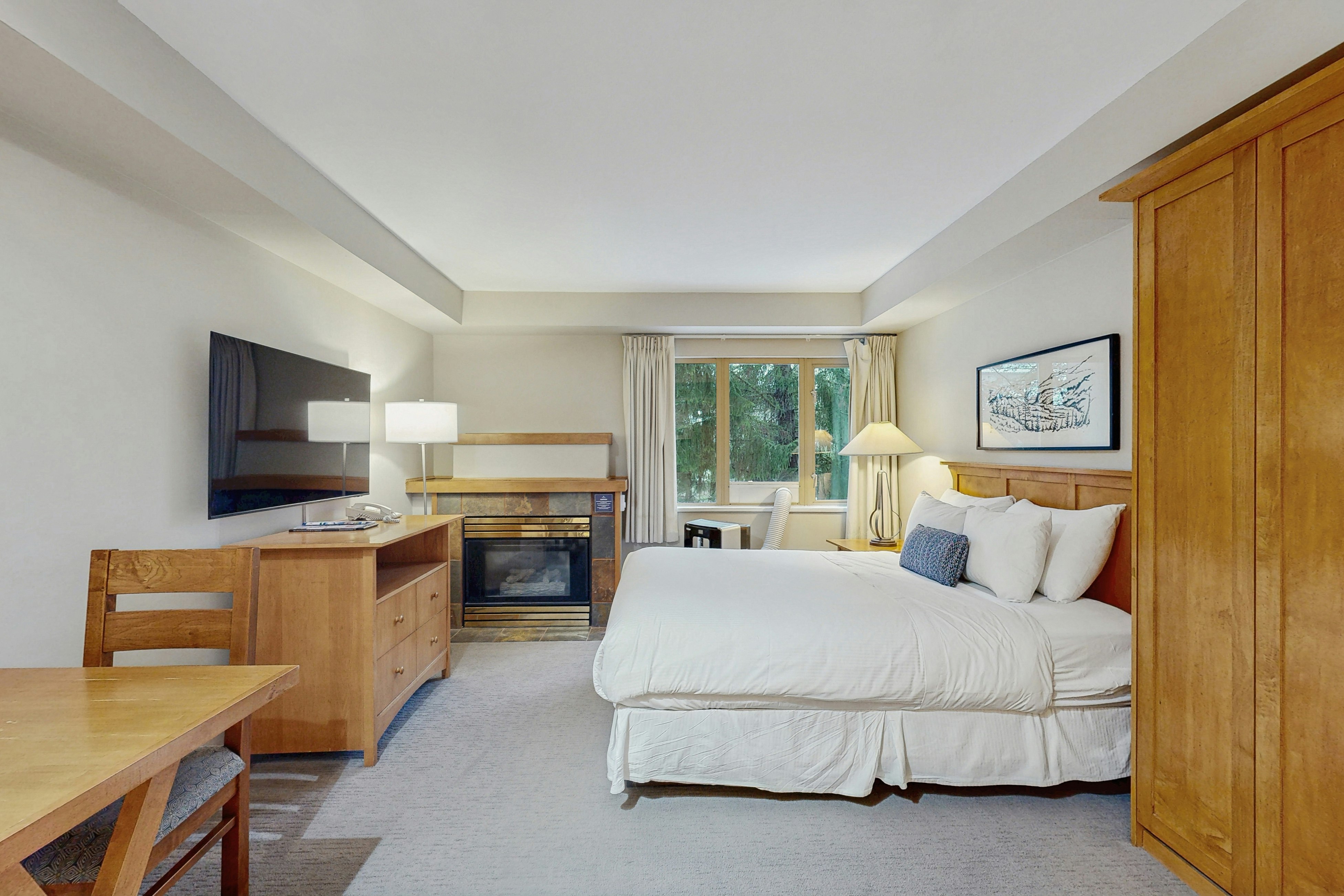 Whistler Peak Lodge 210