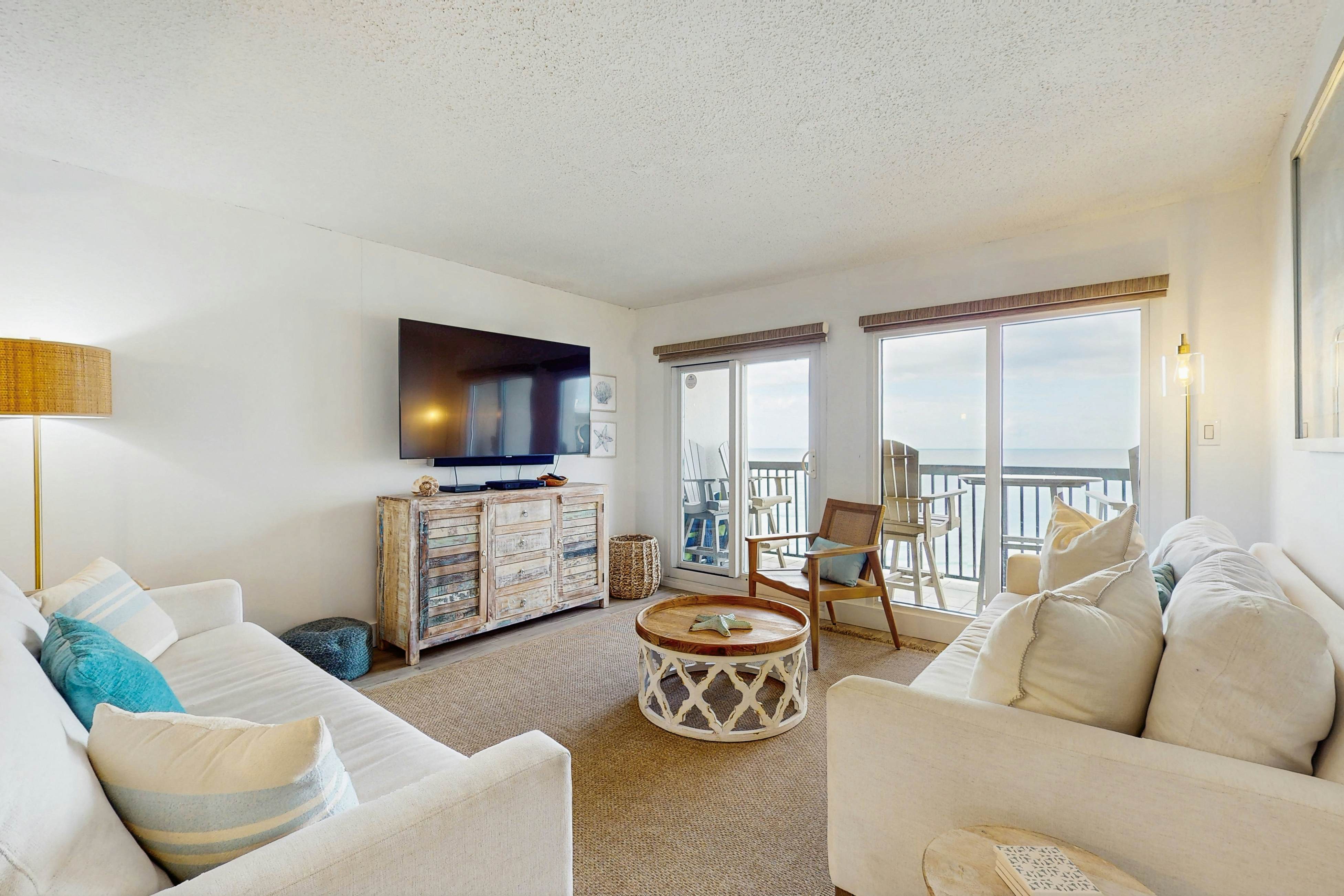 Pinnacle Port C2-702 - Seas The Day