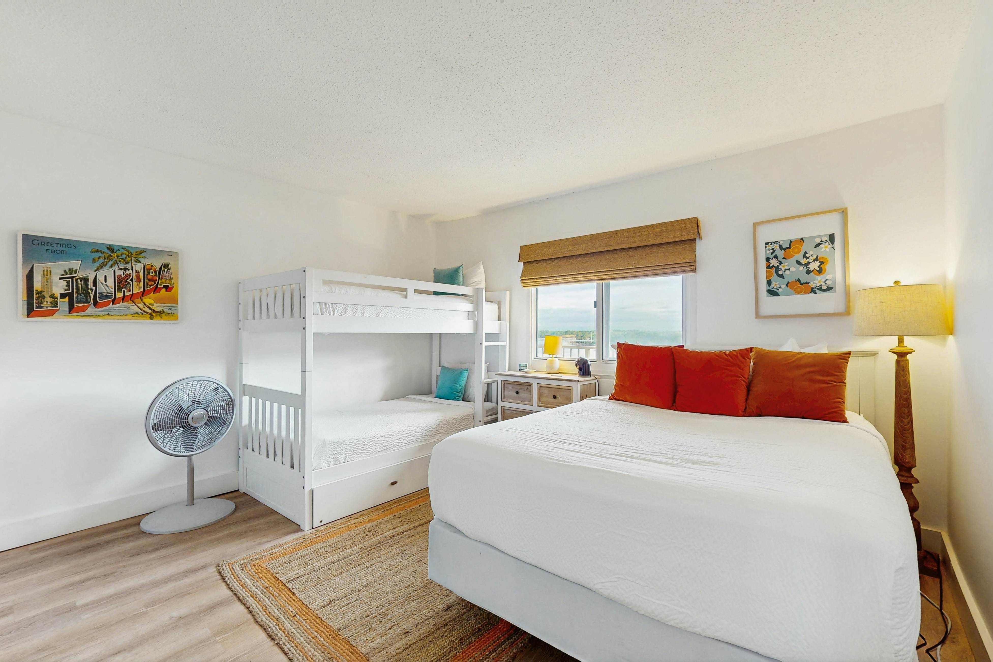 Pinnacle Port C2-702 - Seas The Day