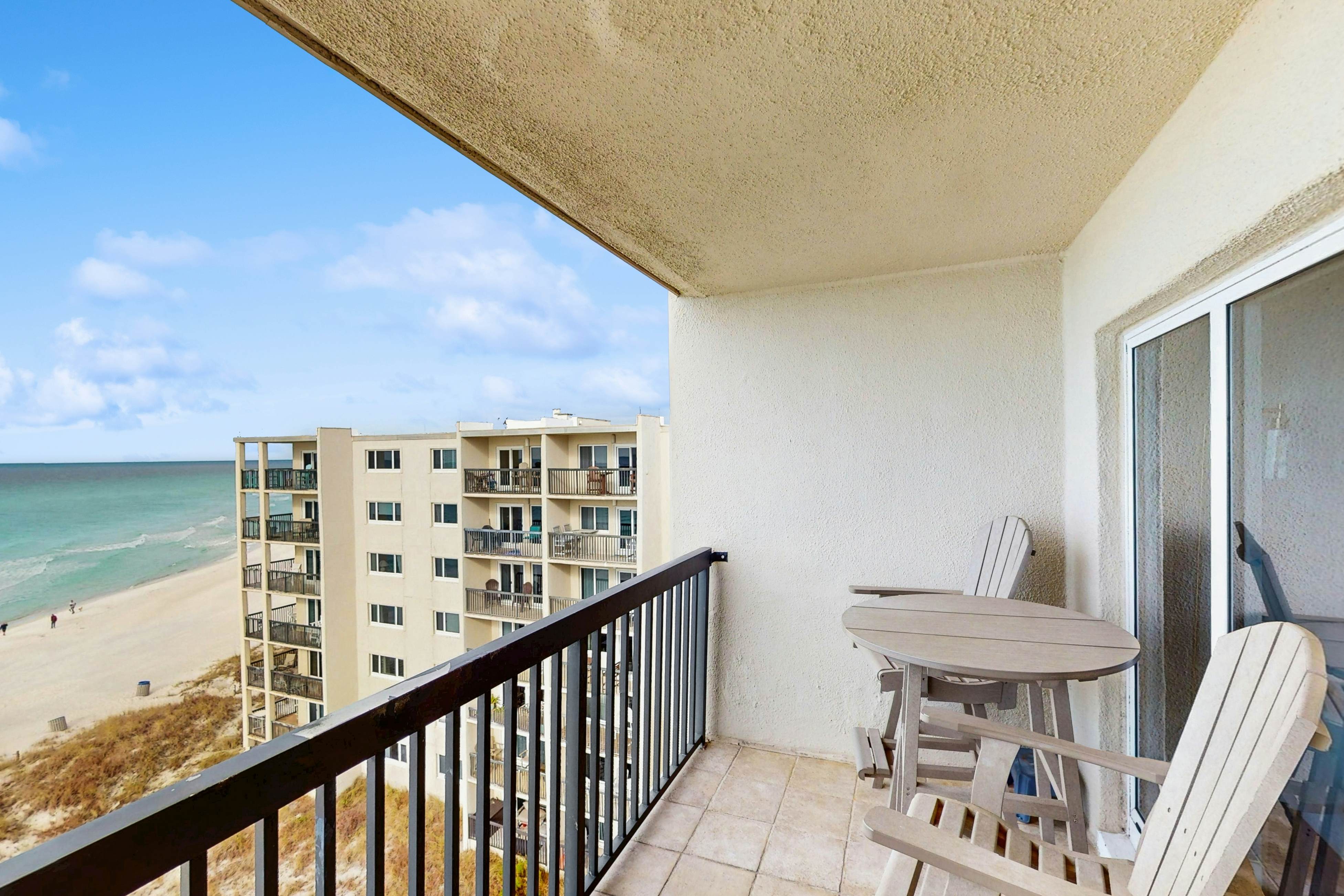 Pinnacle Port C2-702 - Seas The Day