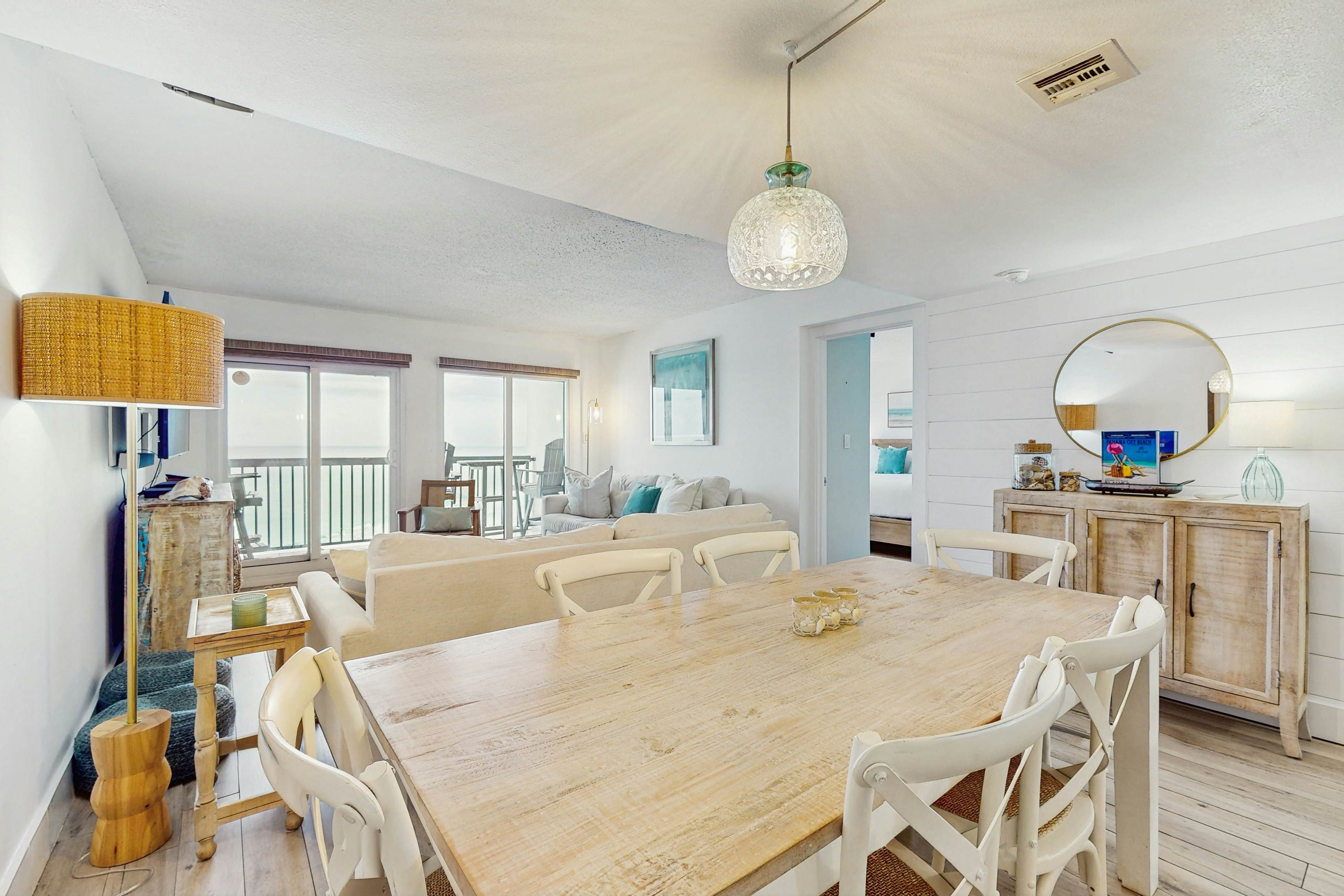 Pinnacle Port C2-702 - Seas The Day