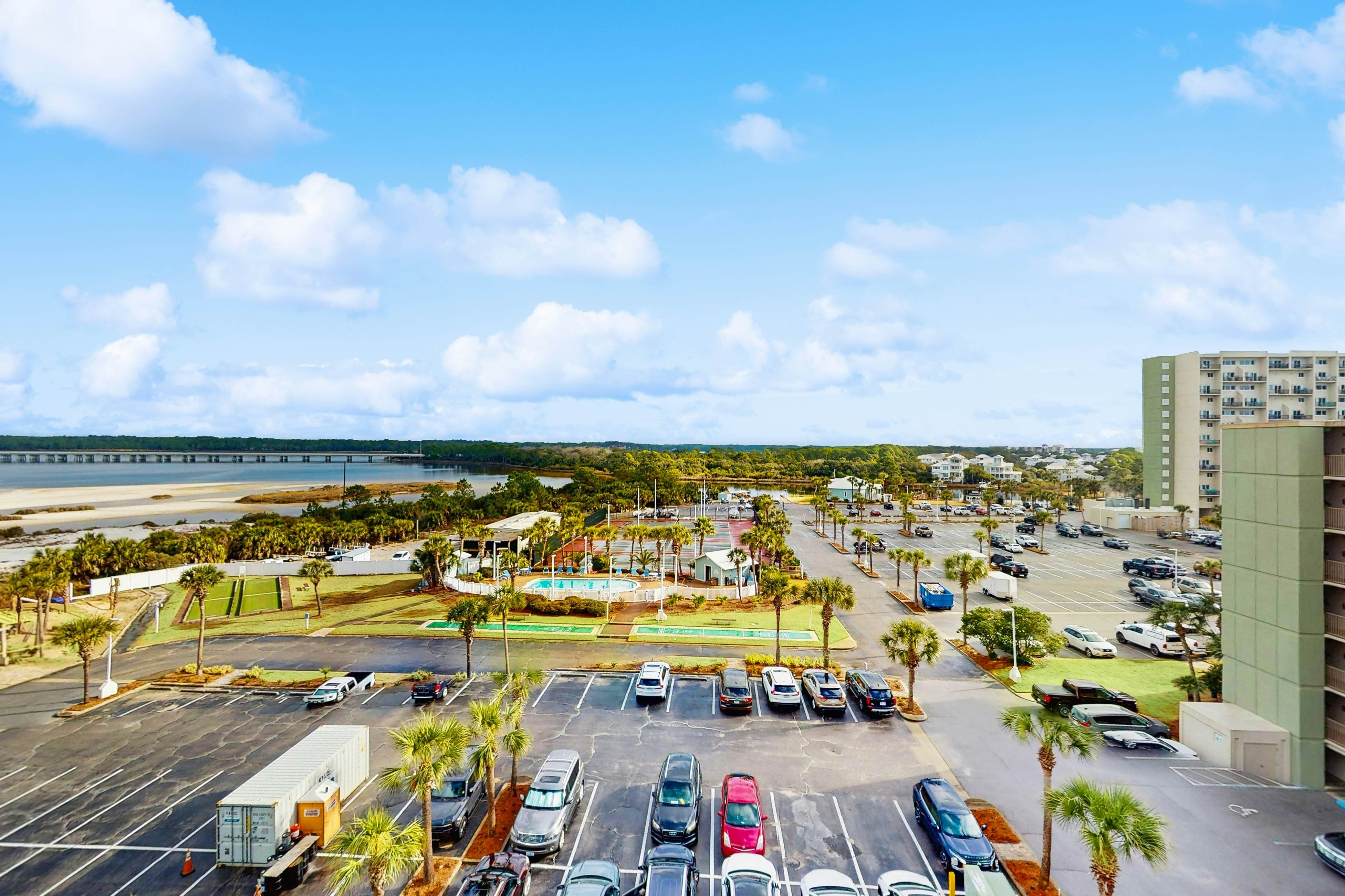 Pinnacle Port C2-702 - Seas The Day