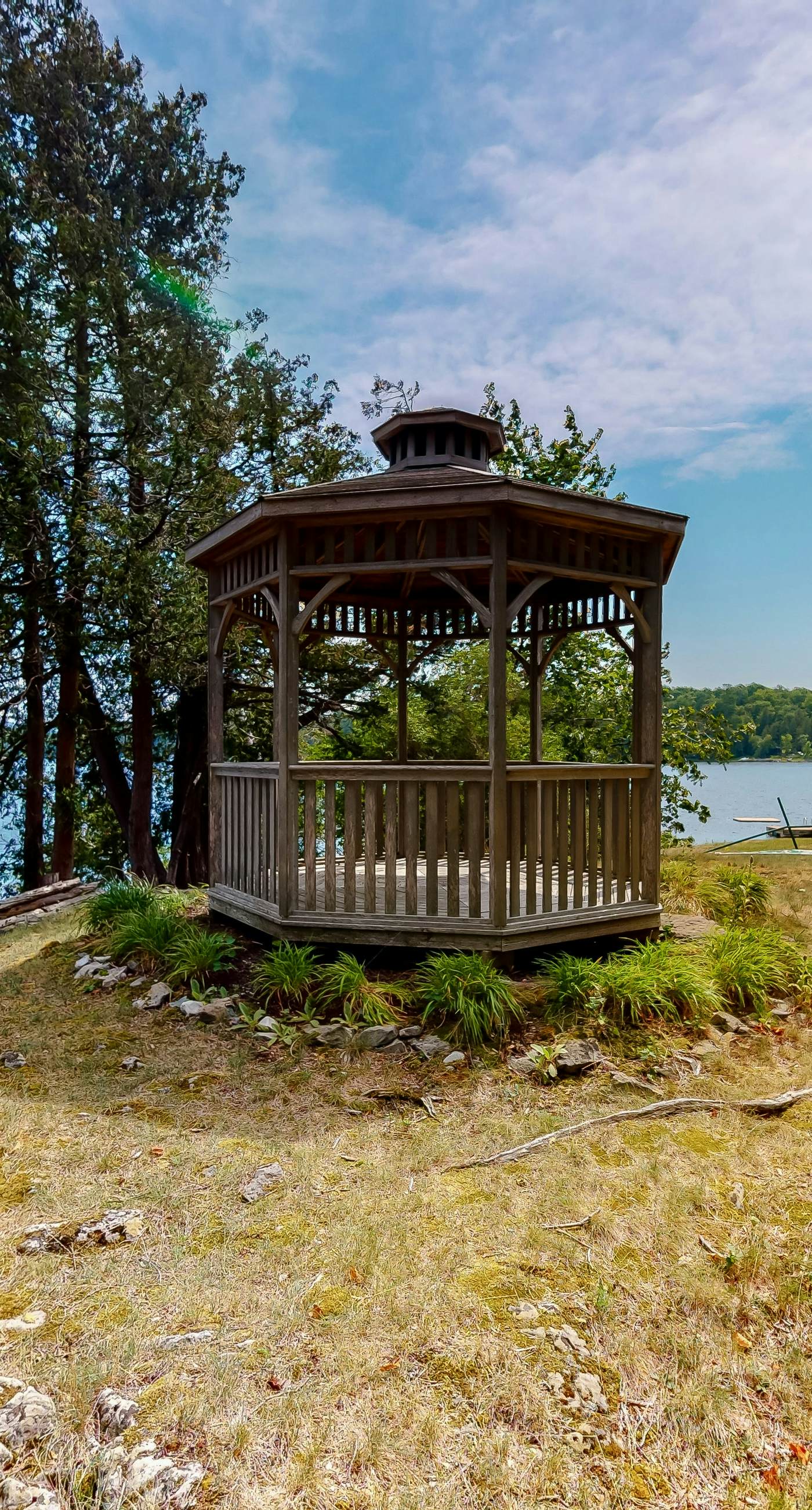 Willow - Private Island Retreat on Lake Champlain