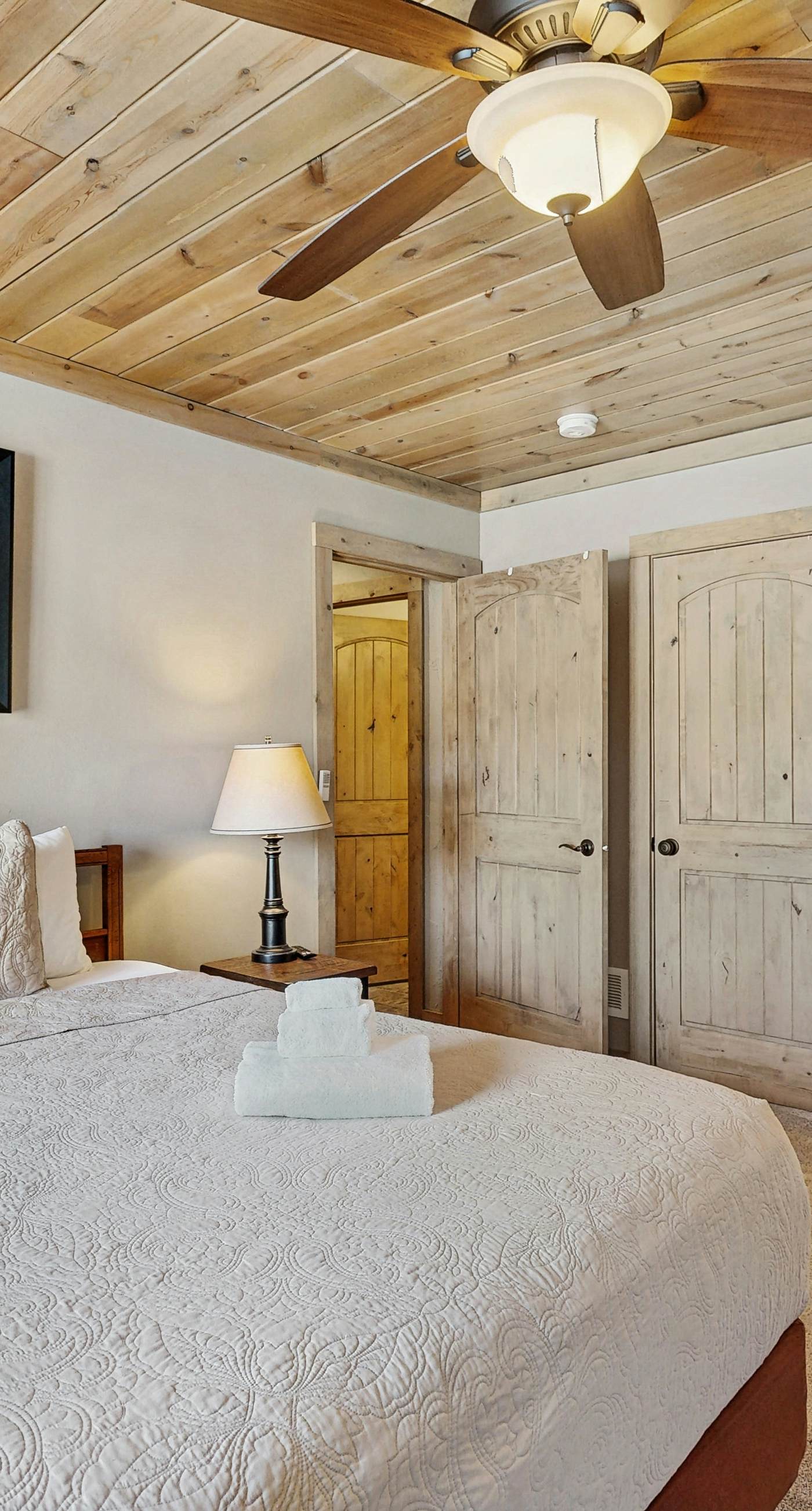 Cali's Fawn Lake Haven