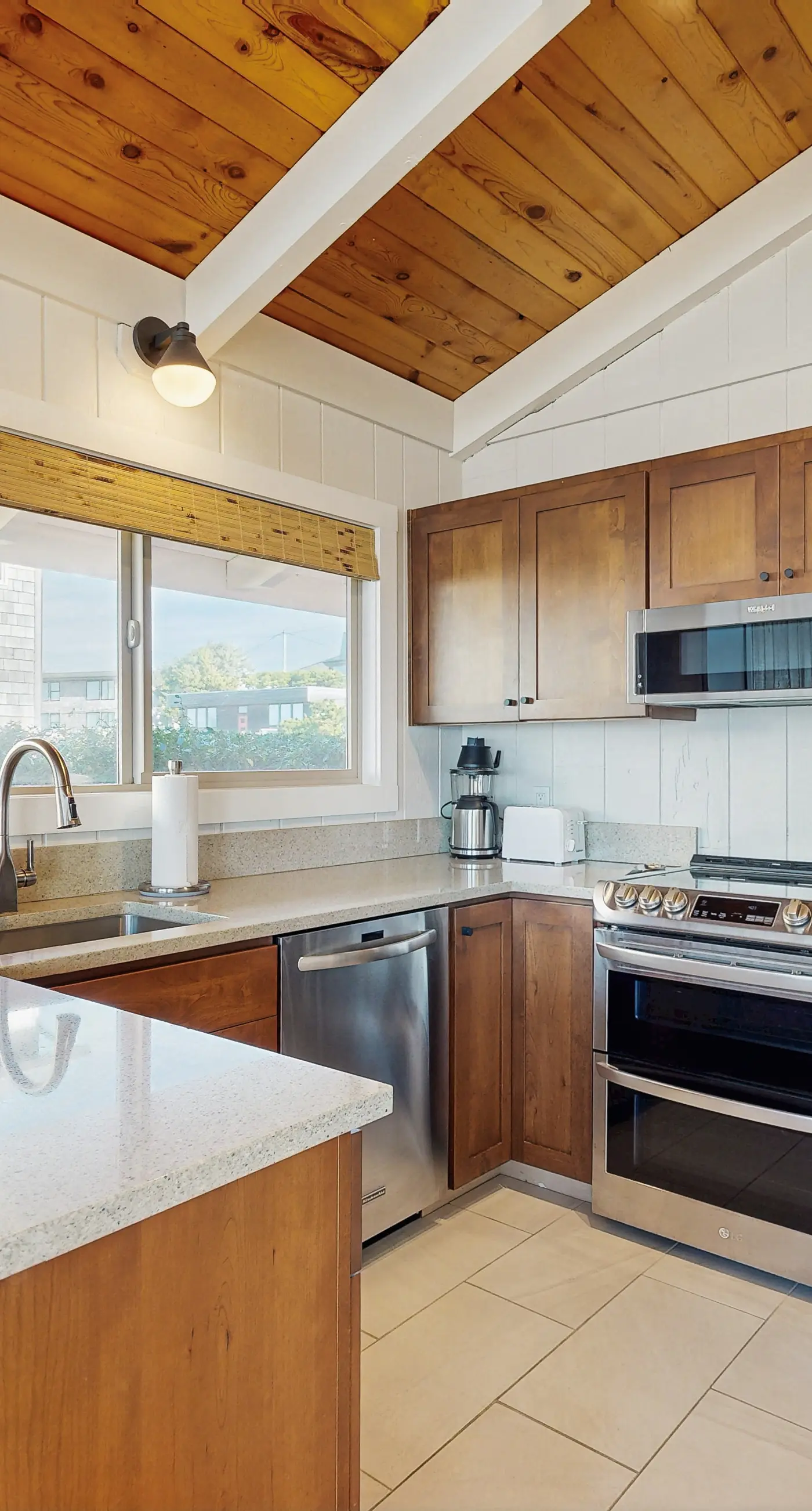 Little Pink Beach House - MCA 50622