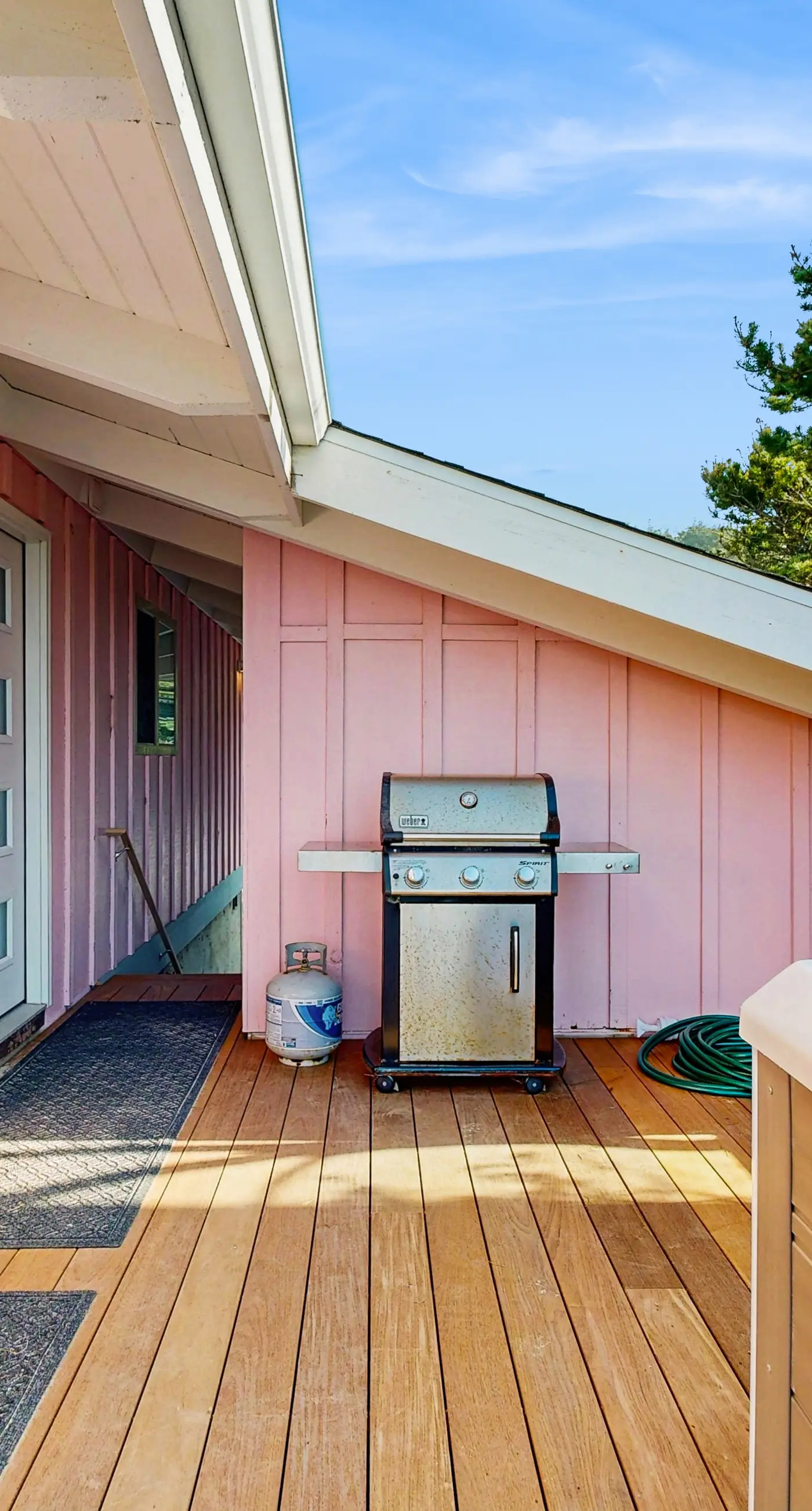 Little Pink Beach House - MCA 50622