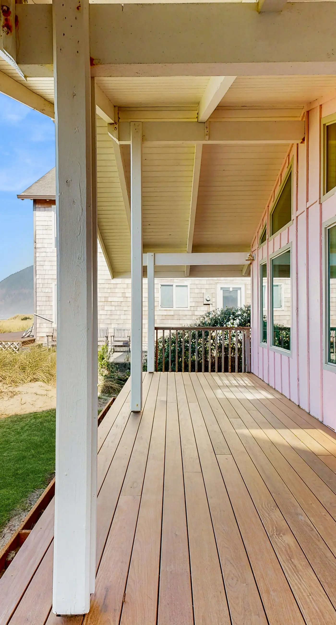 Little Pink Beach House - MCA 50622