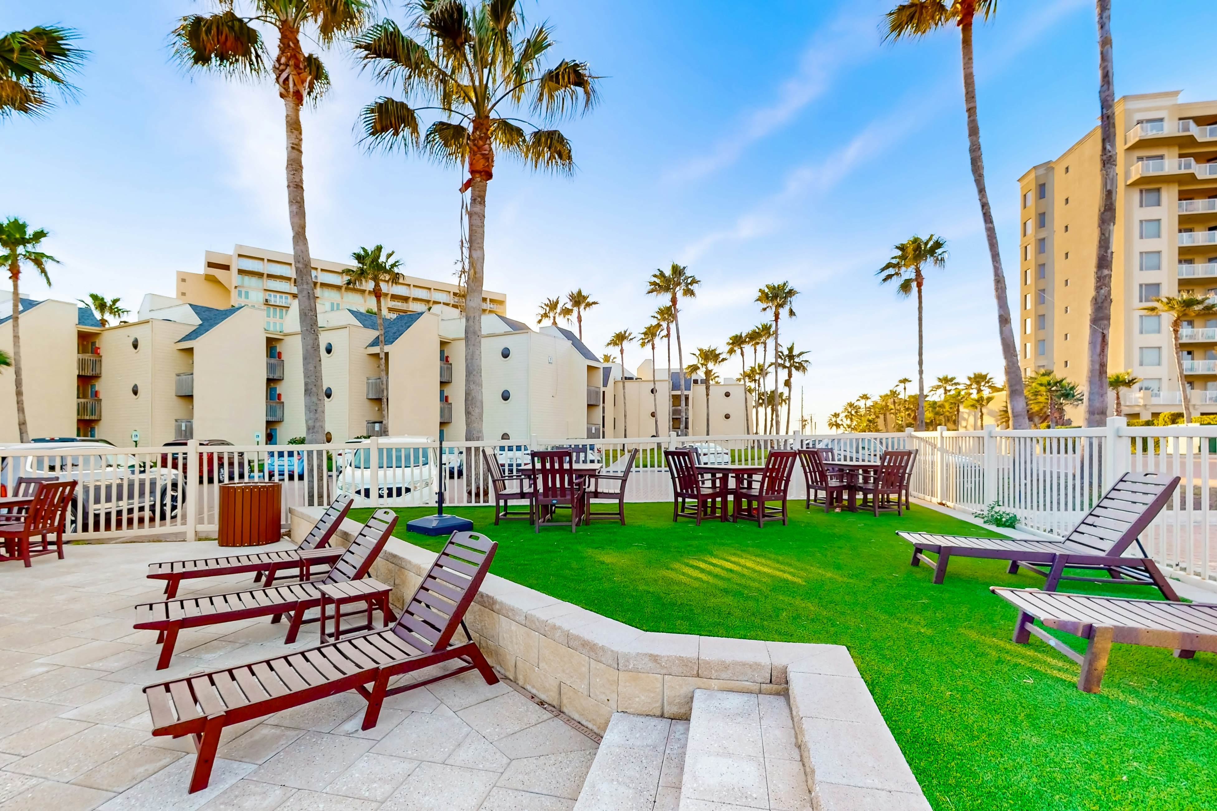 Solare Garden Villa 679F