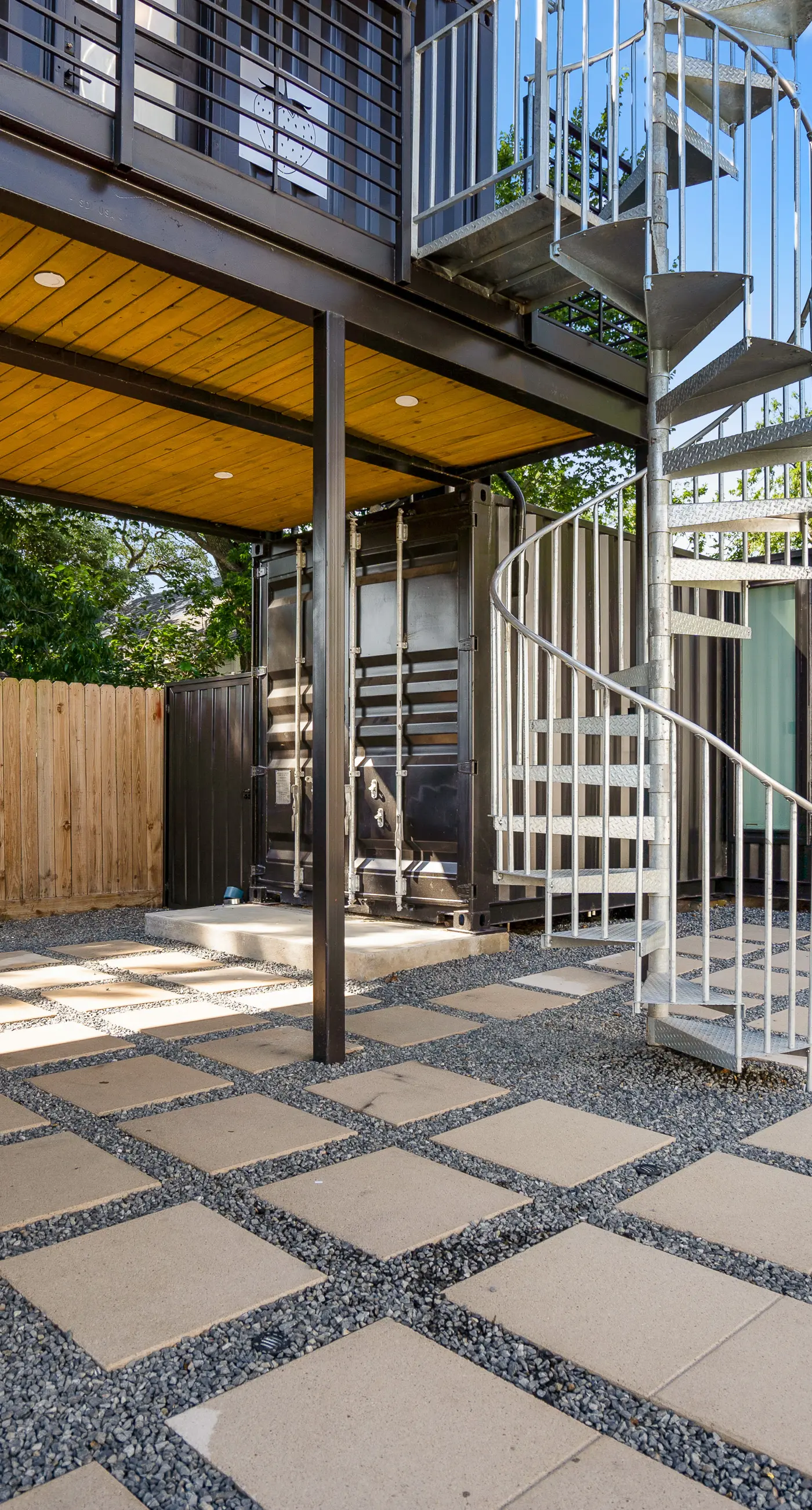 Avocado Container at EADO Juicebox