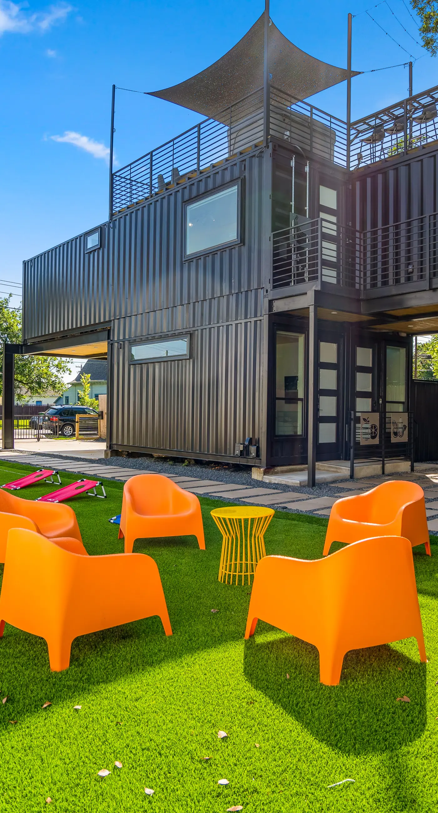 Avocado Container at EADO Juicebox