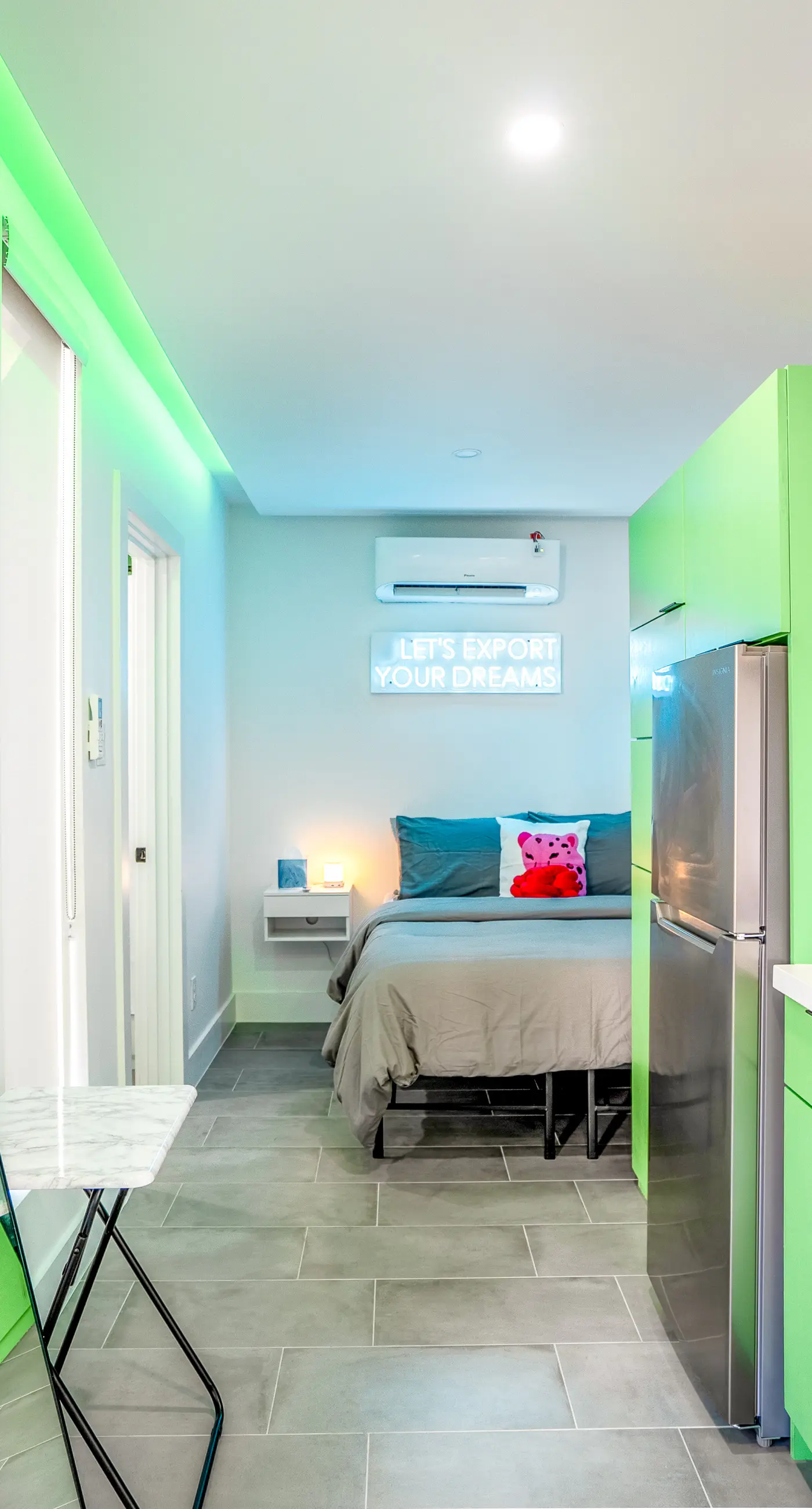 Avocado Container at EADO Juicebox