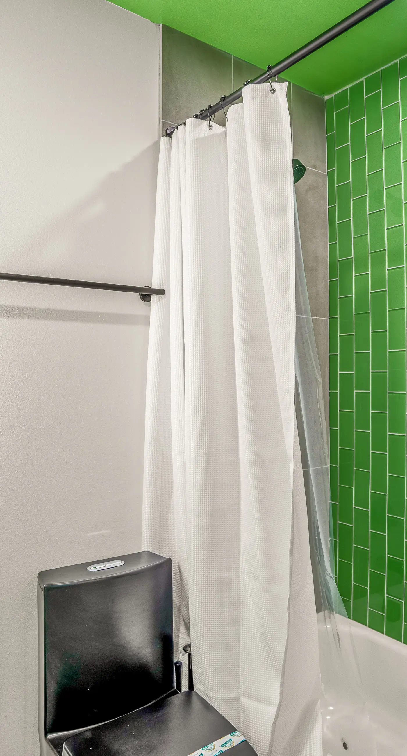 Avocado Container at EADO Juicebox