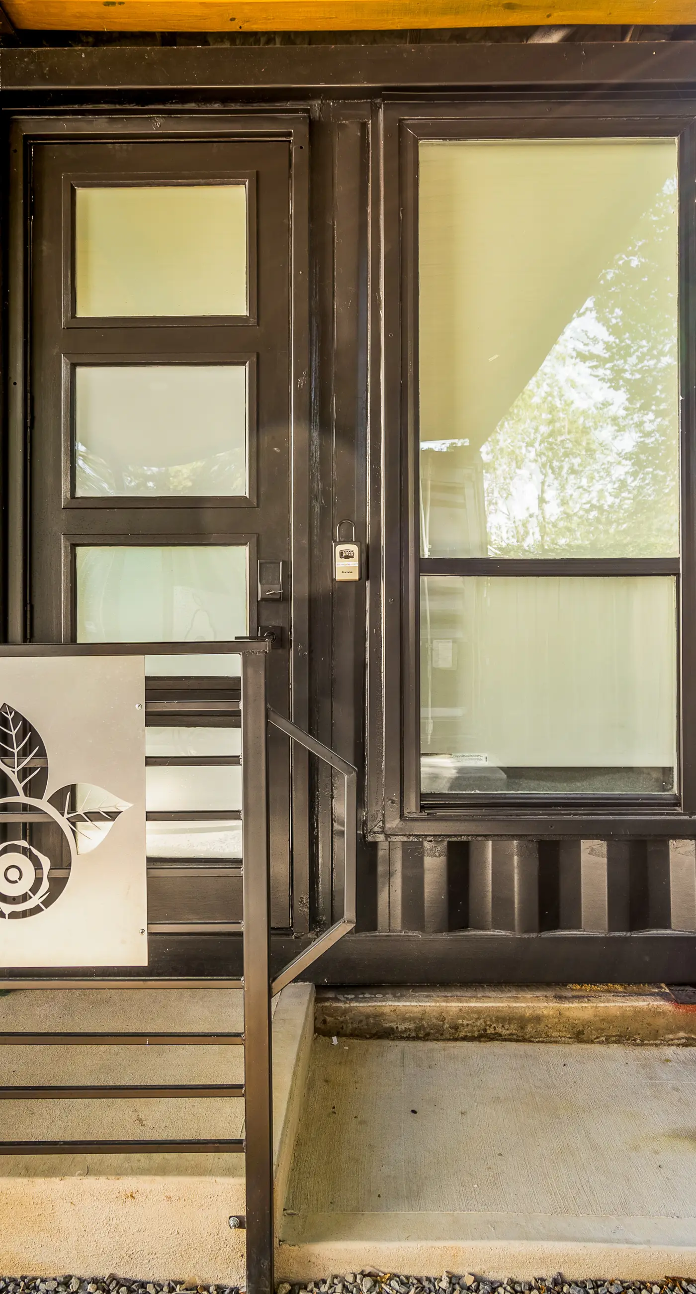 Blueberry Container at EADO Juicebox