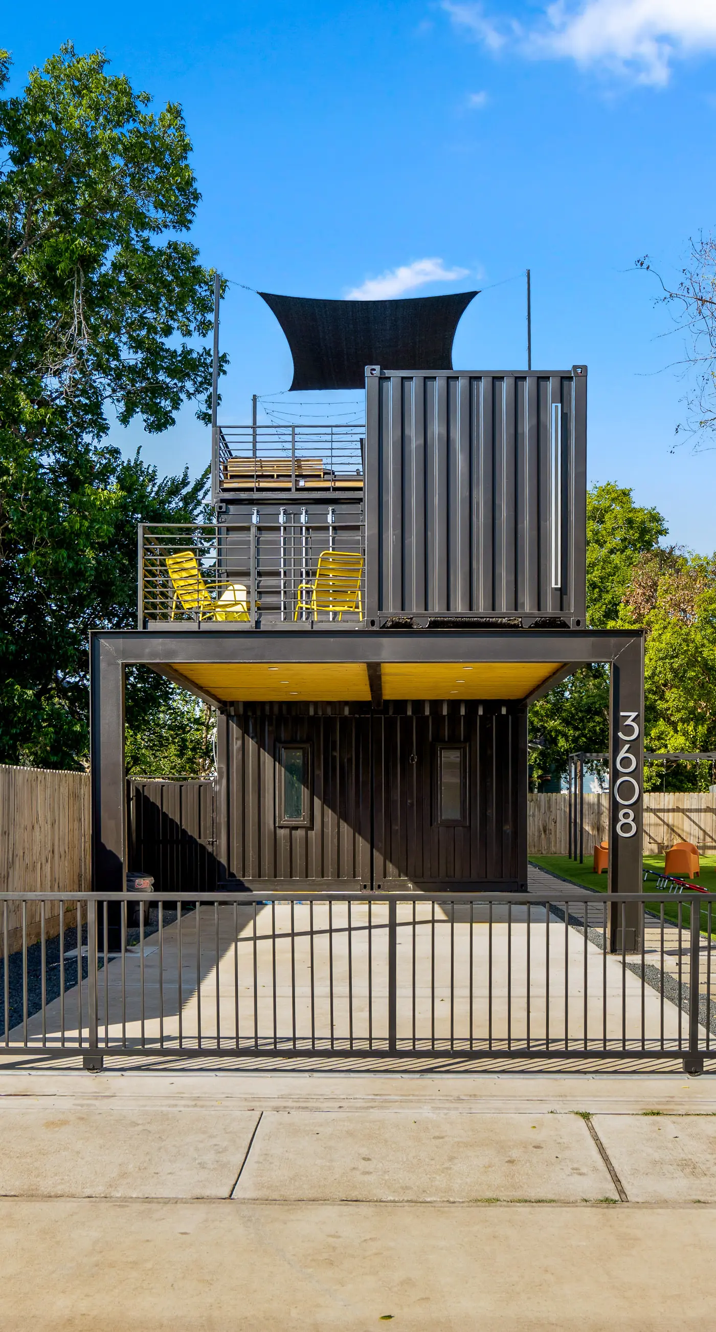 Blueberry Container at EADO Juicebox