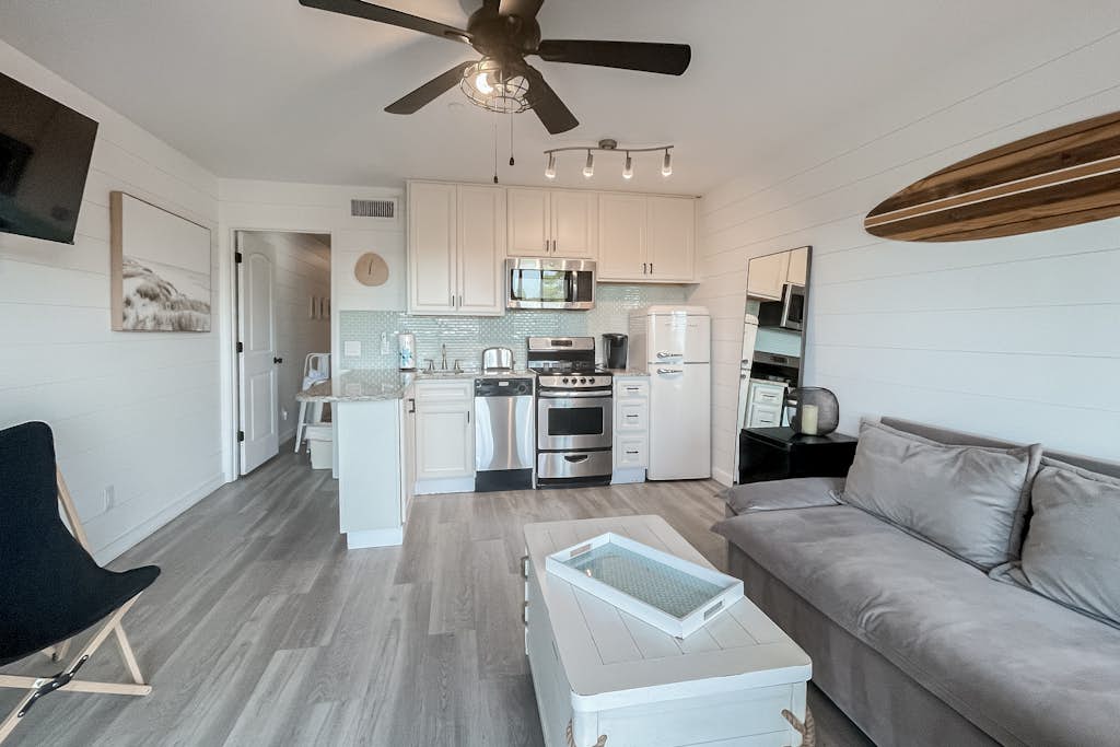 Updated condo in beachfront complex with pools & hot tubs - walk to dining — Hilton Head, SC — vacation rental