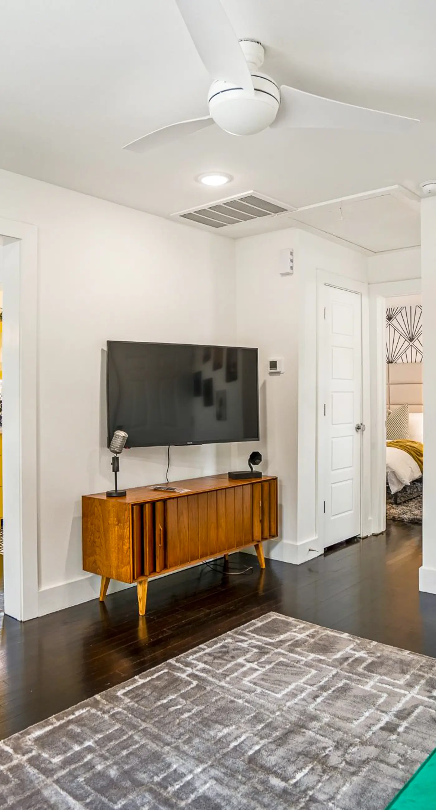 Mid-Century Mod-Pad - East Downtown