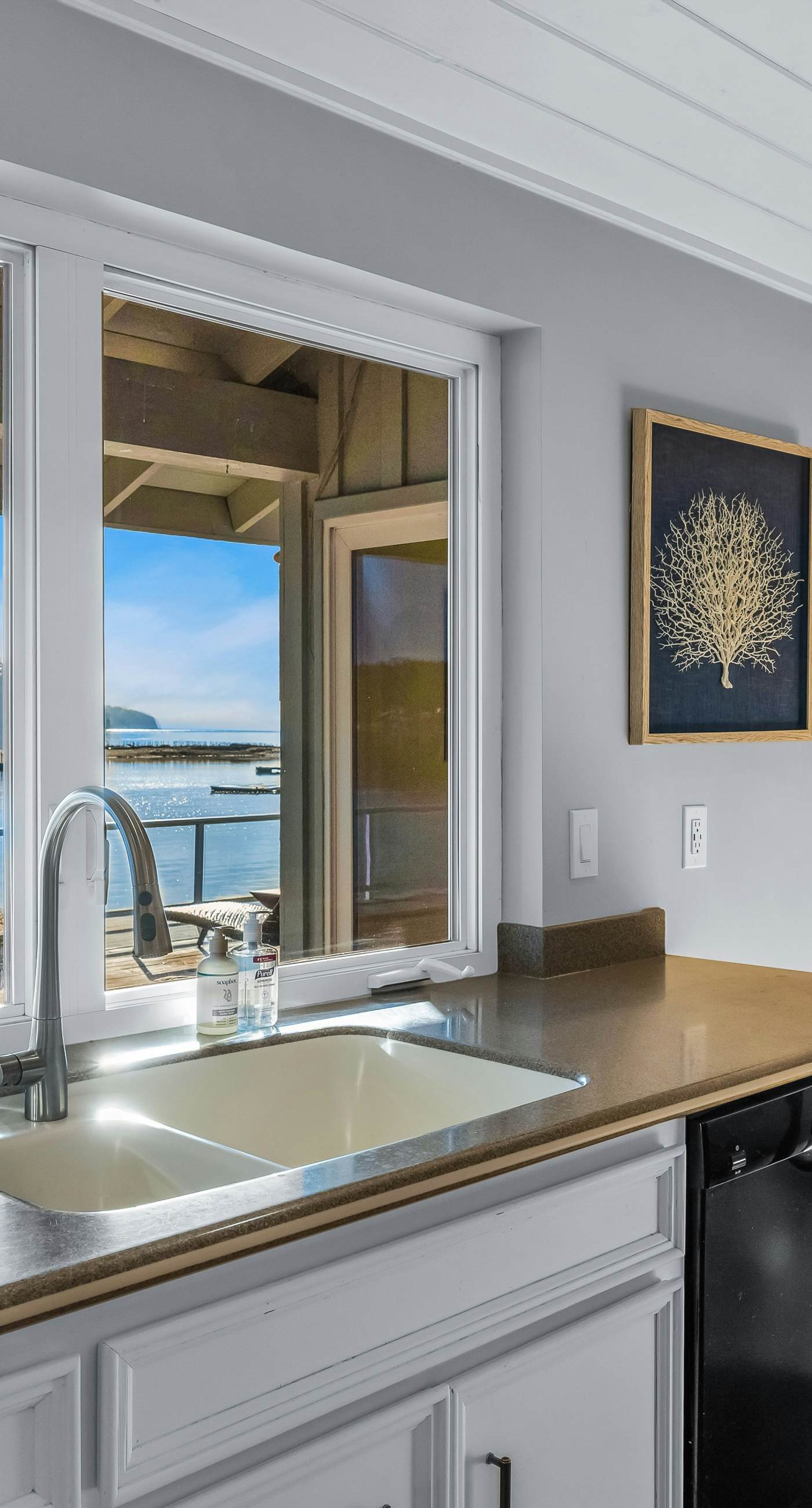 Shaws Cove Beachouse