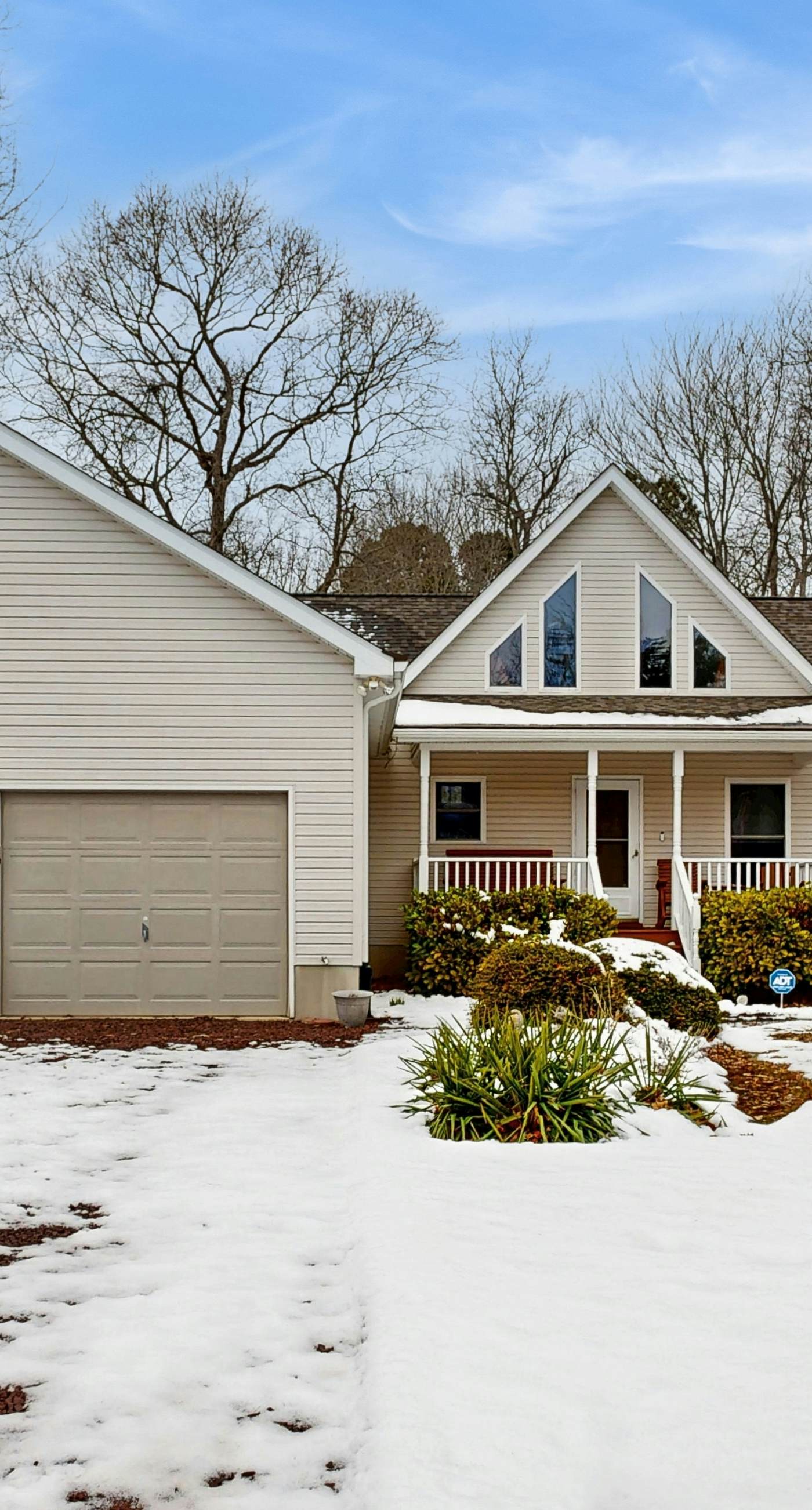 Salt Pond - 702 Fox Tail Dr