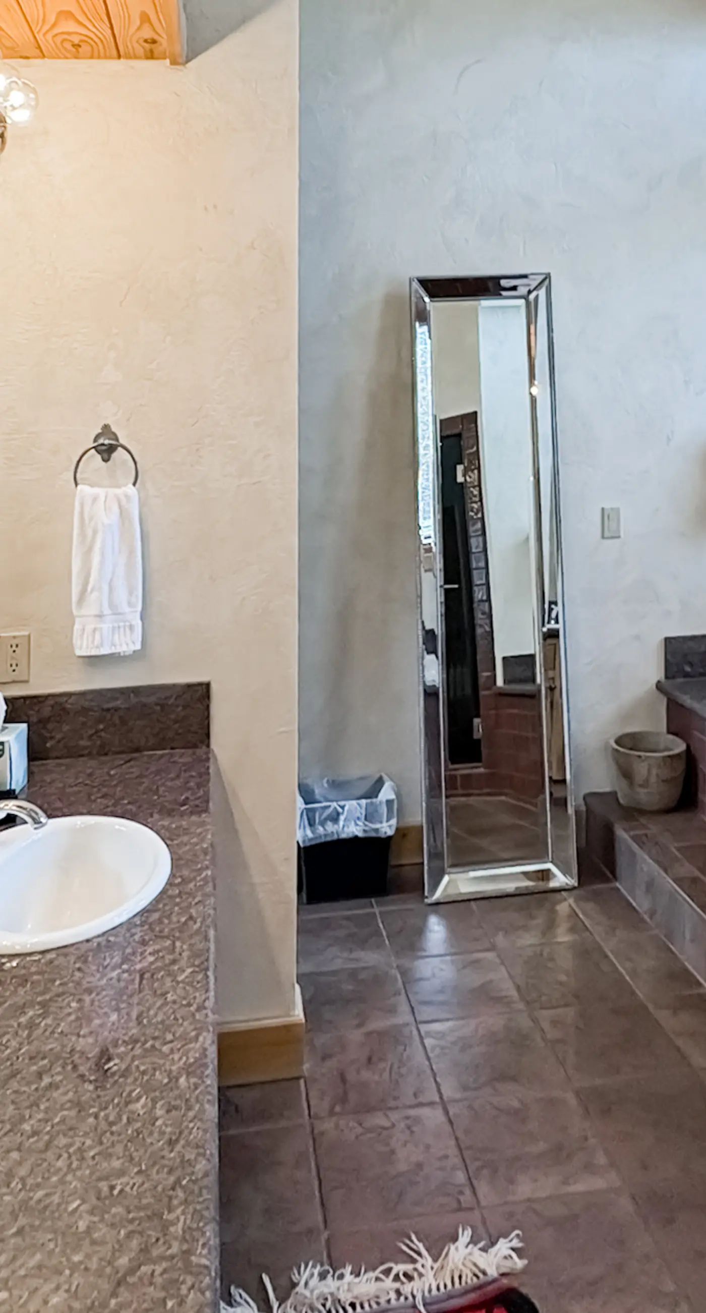 Palmyra 94 - Mountain Tranquility