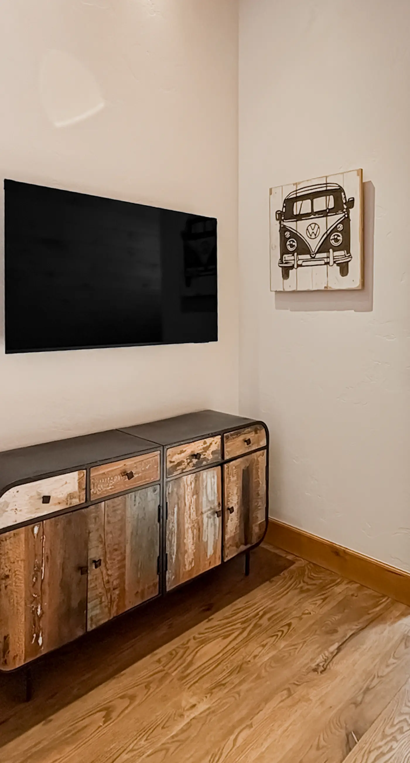 Palmyra 94 - Mountain Tranquility