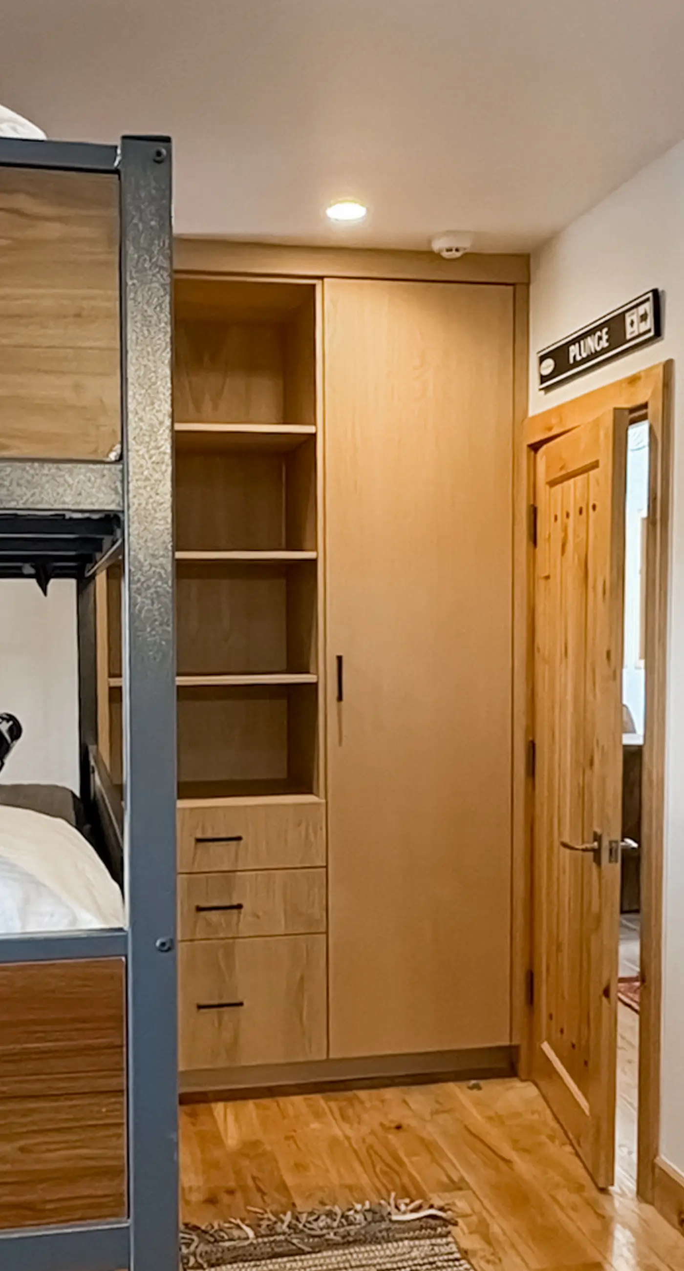 Palmyra 94 - Mountain Tranquility