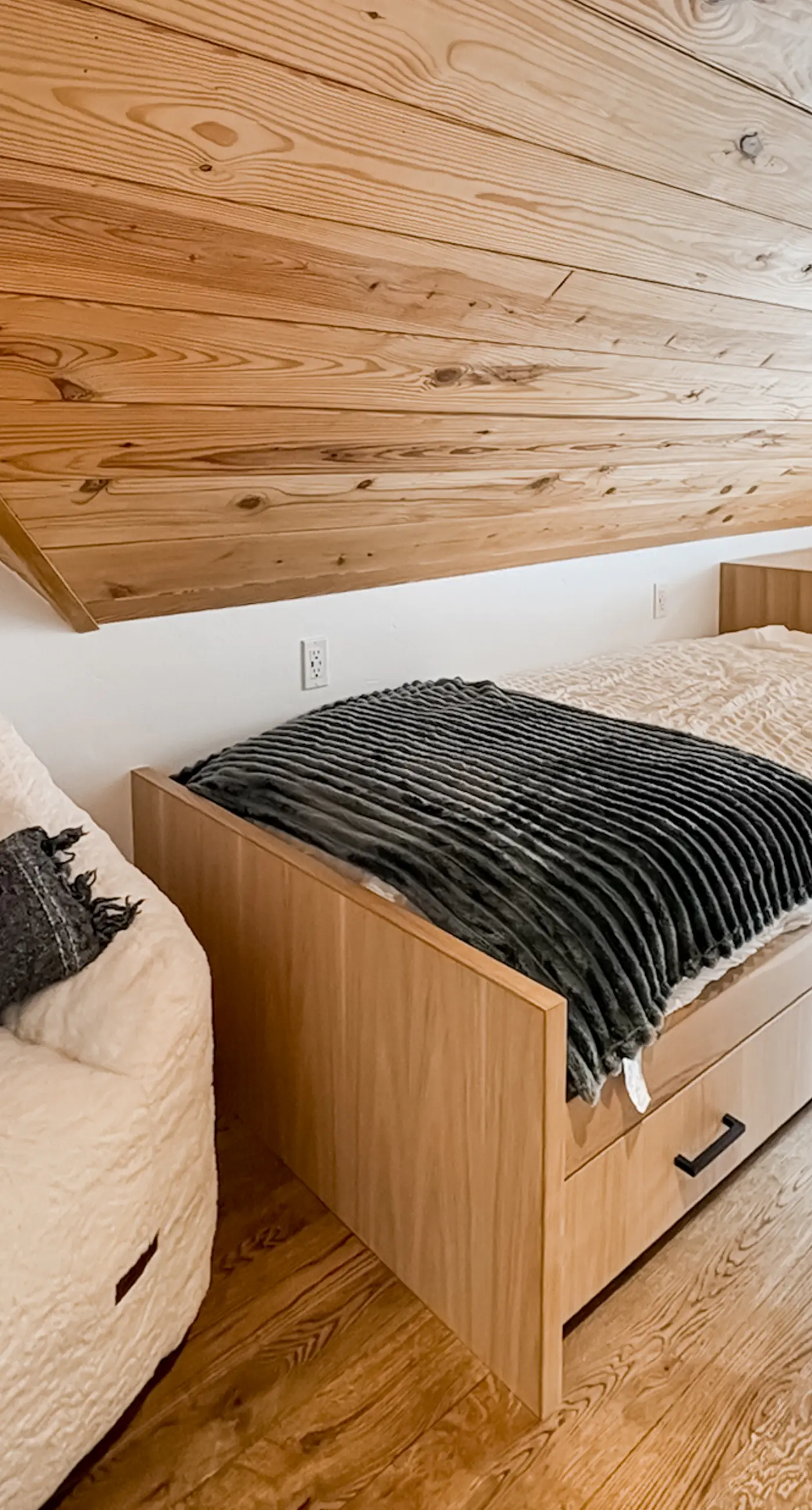 Palmyra 94 - Mountain Tranquility