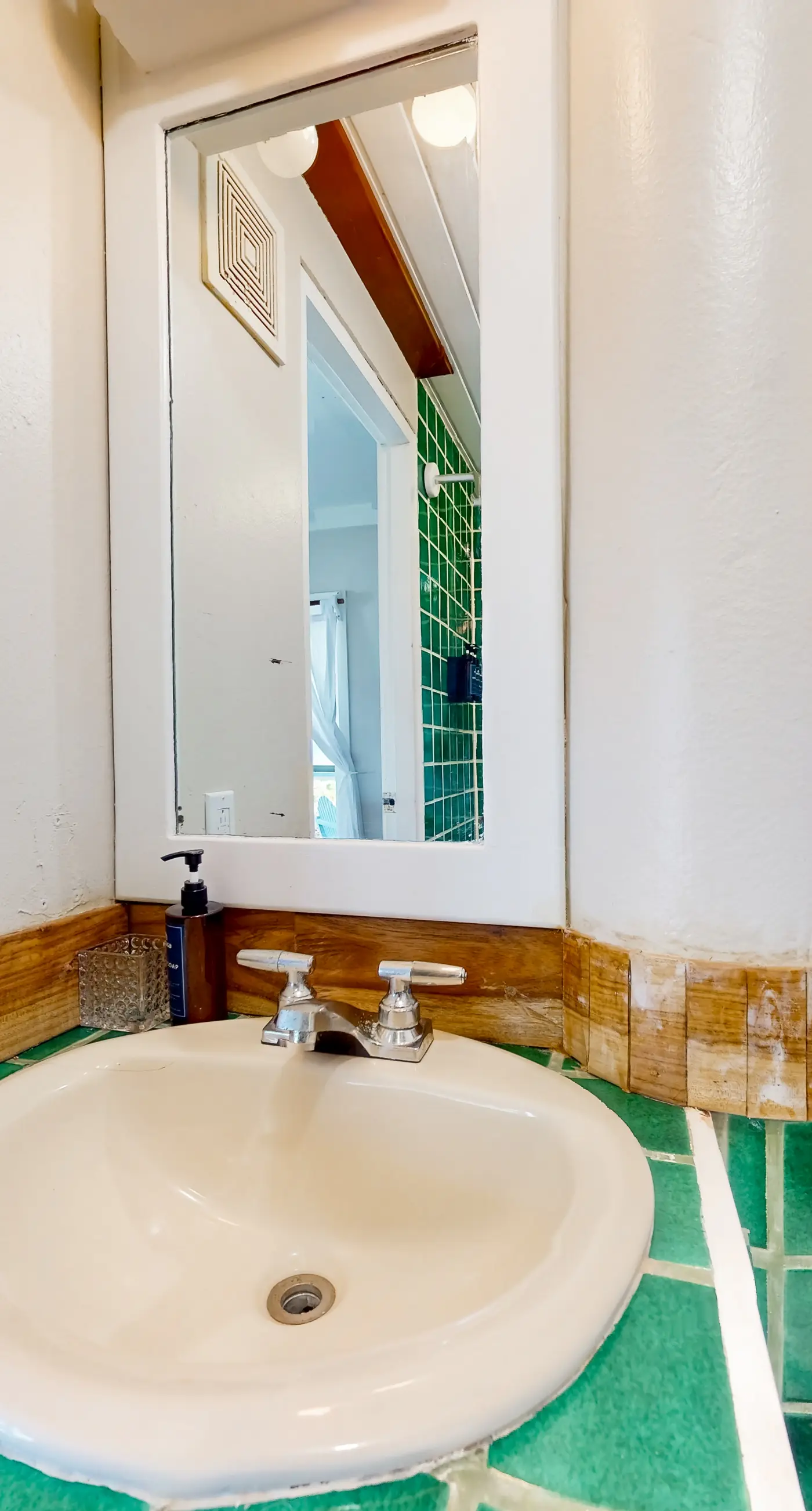 Condo 28 at Beachside Villas -Gold Standard Certified