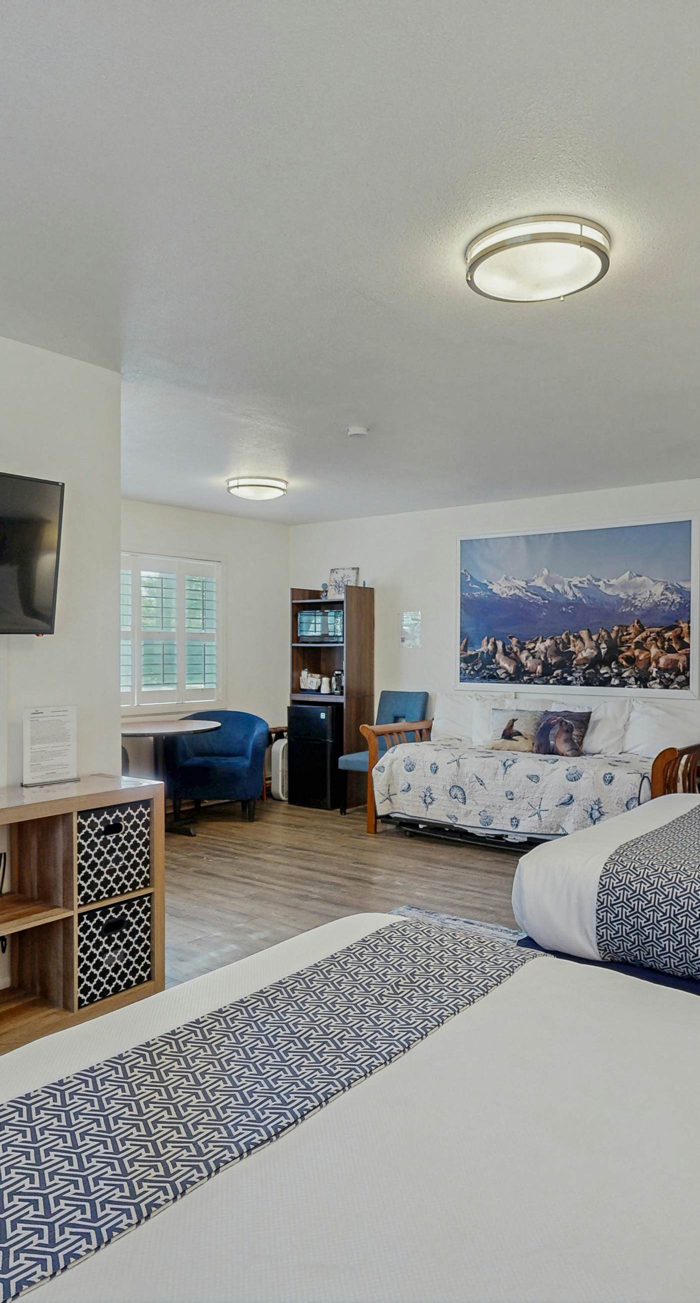 Lamplighter Inn - 104 Sea Lion Cave